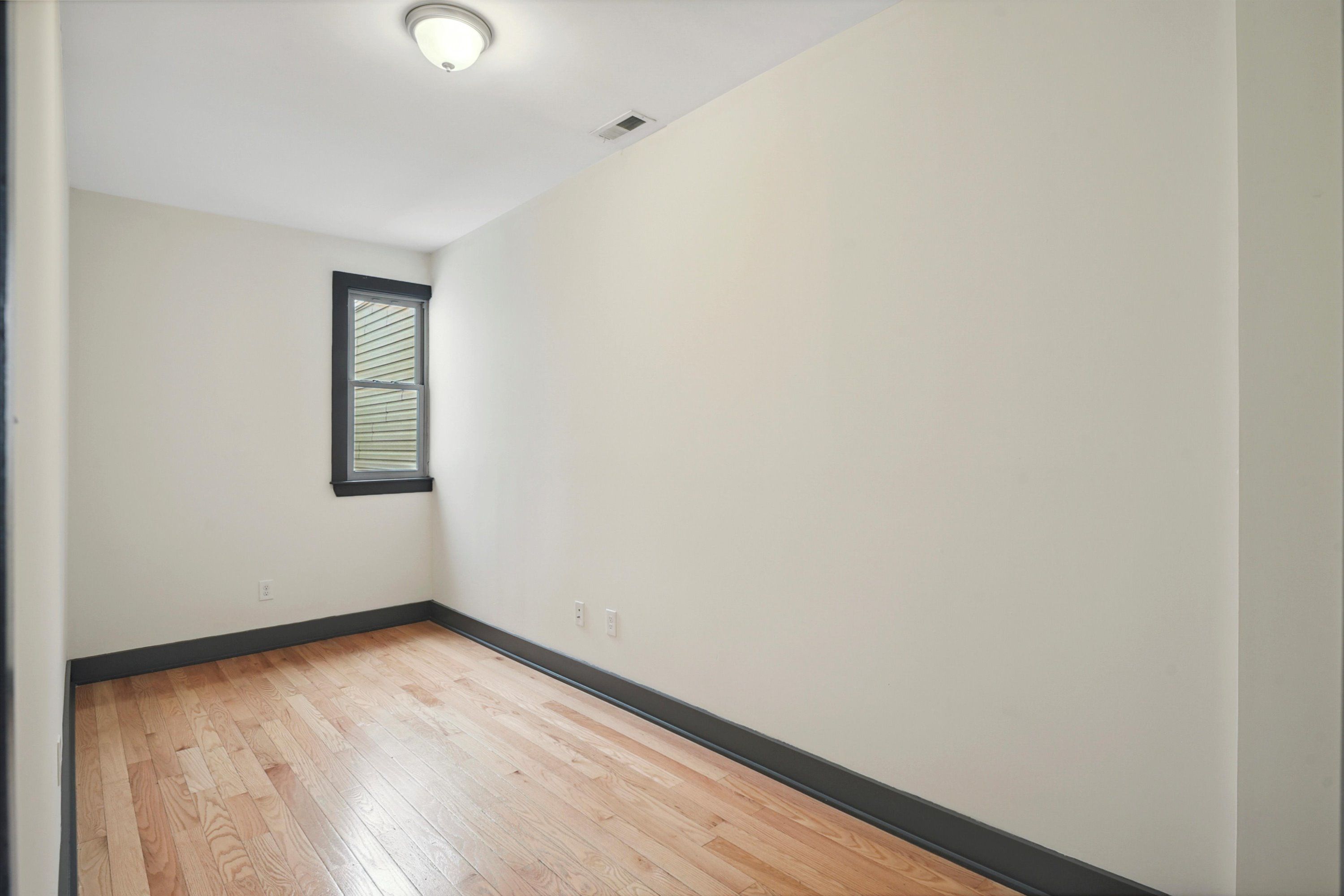 1947 N GRATZ ST Unit 2