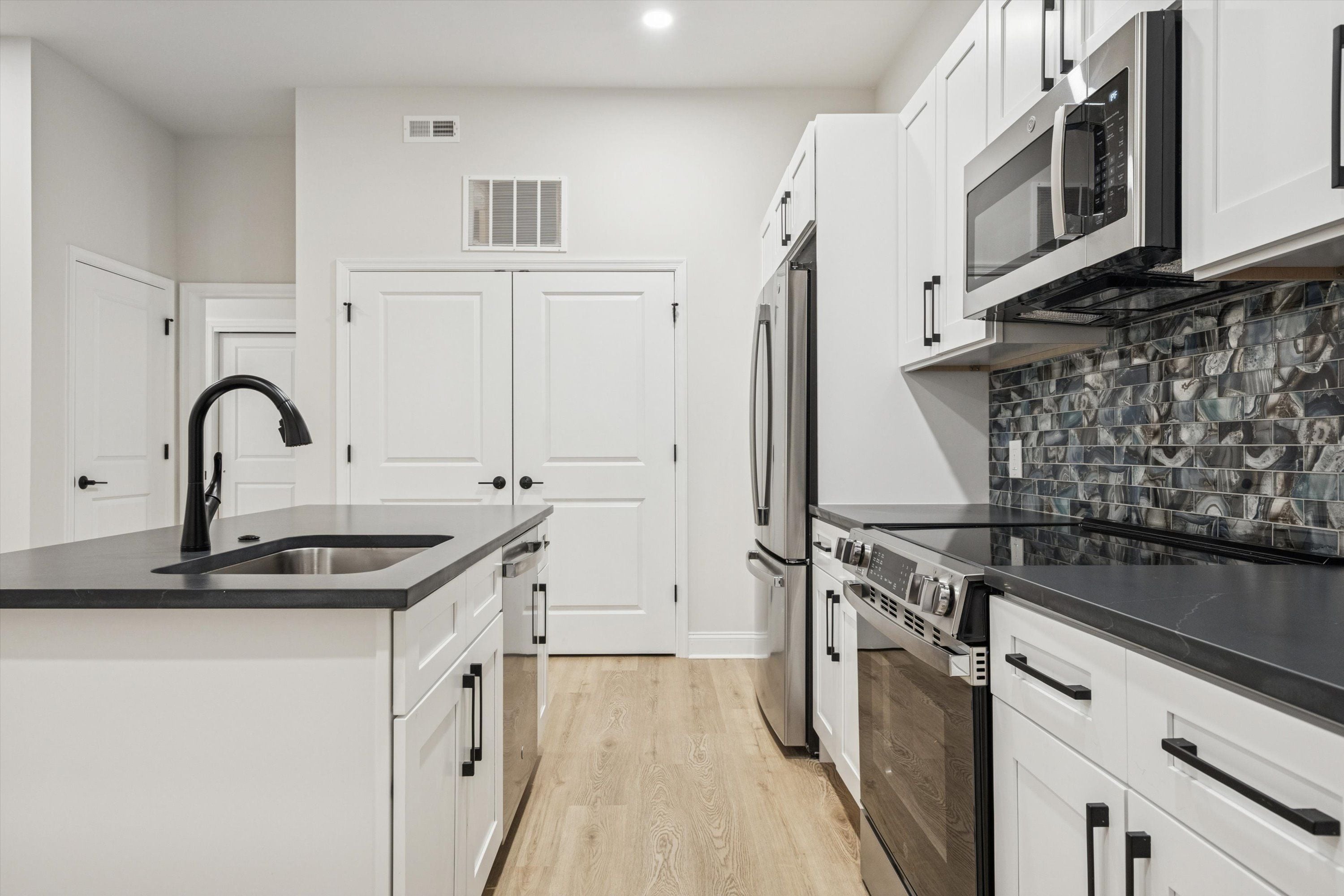 2153 E LEHIGH AVE Unit 414
