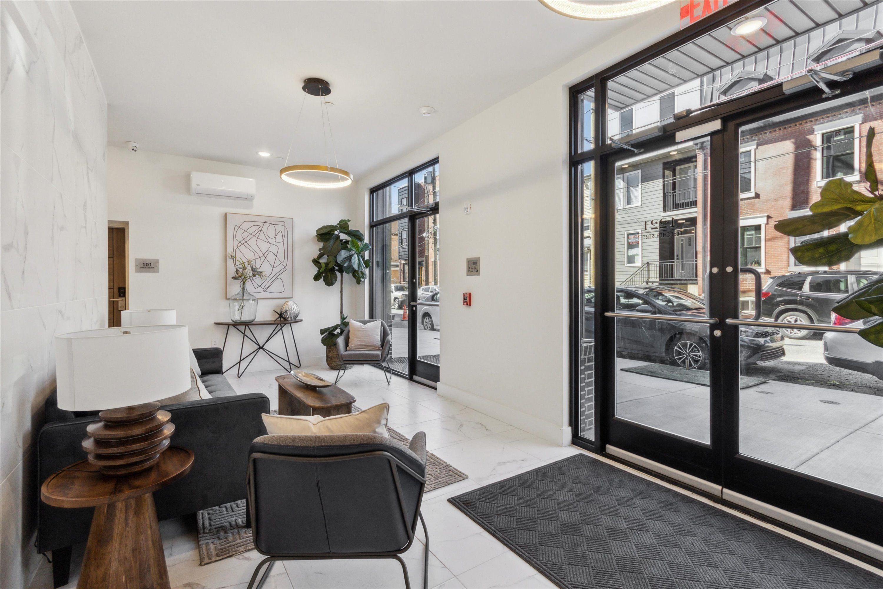 1221 E Fletcher St Unit 212
