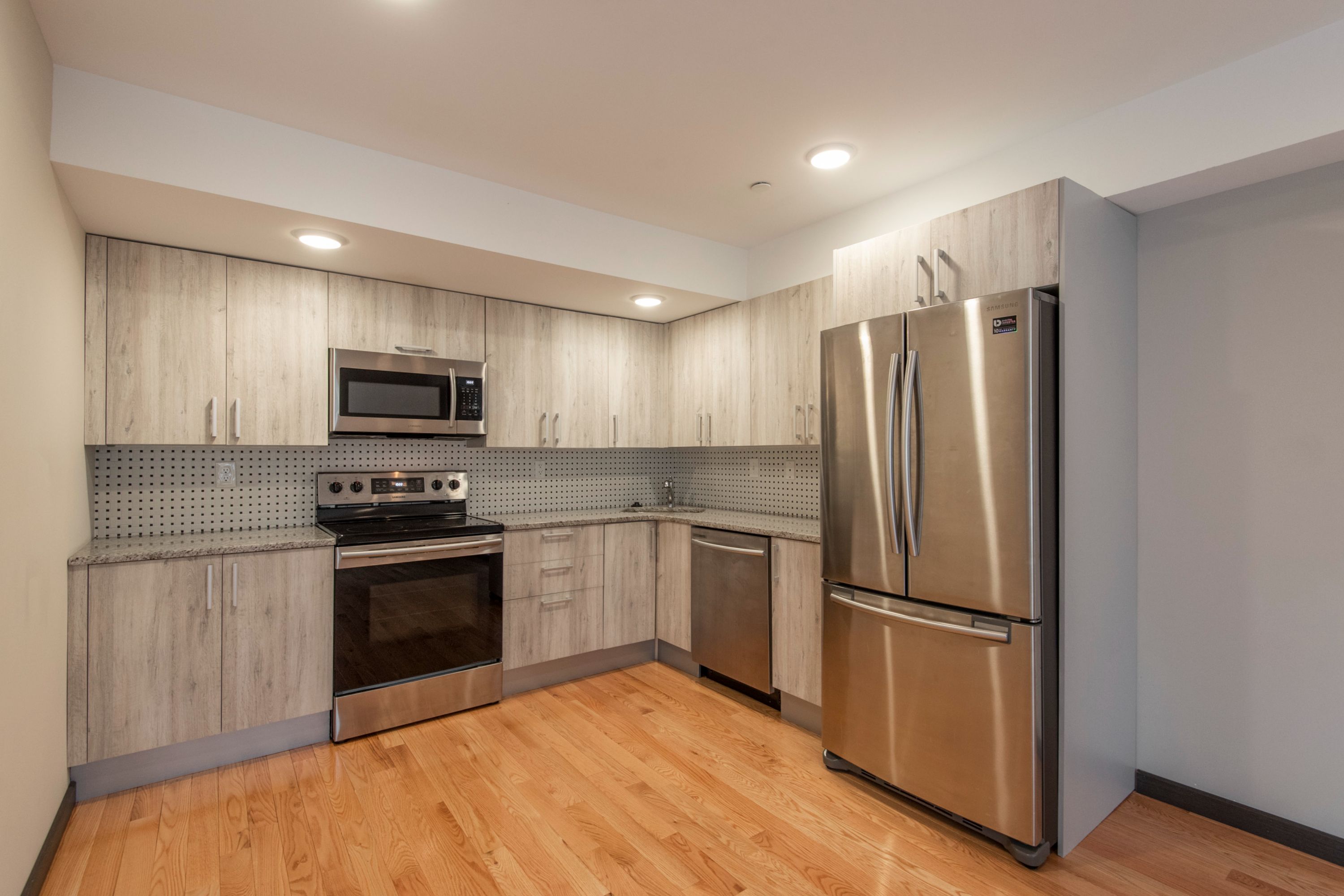 2545-47 MONTROSE ST Unit B