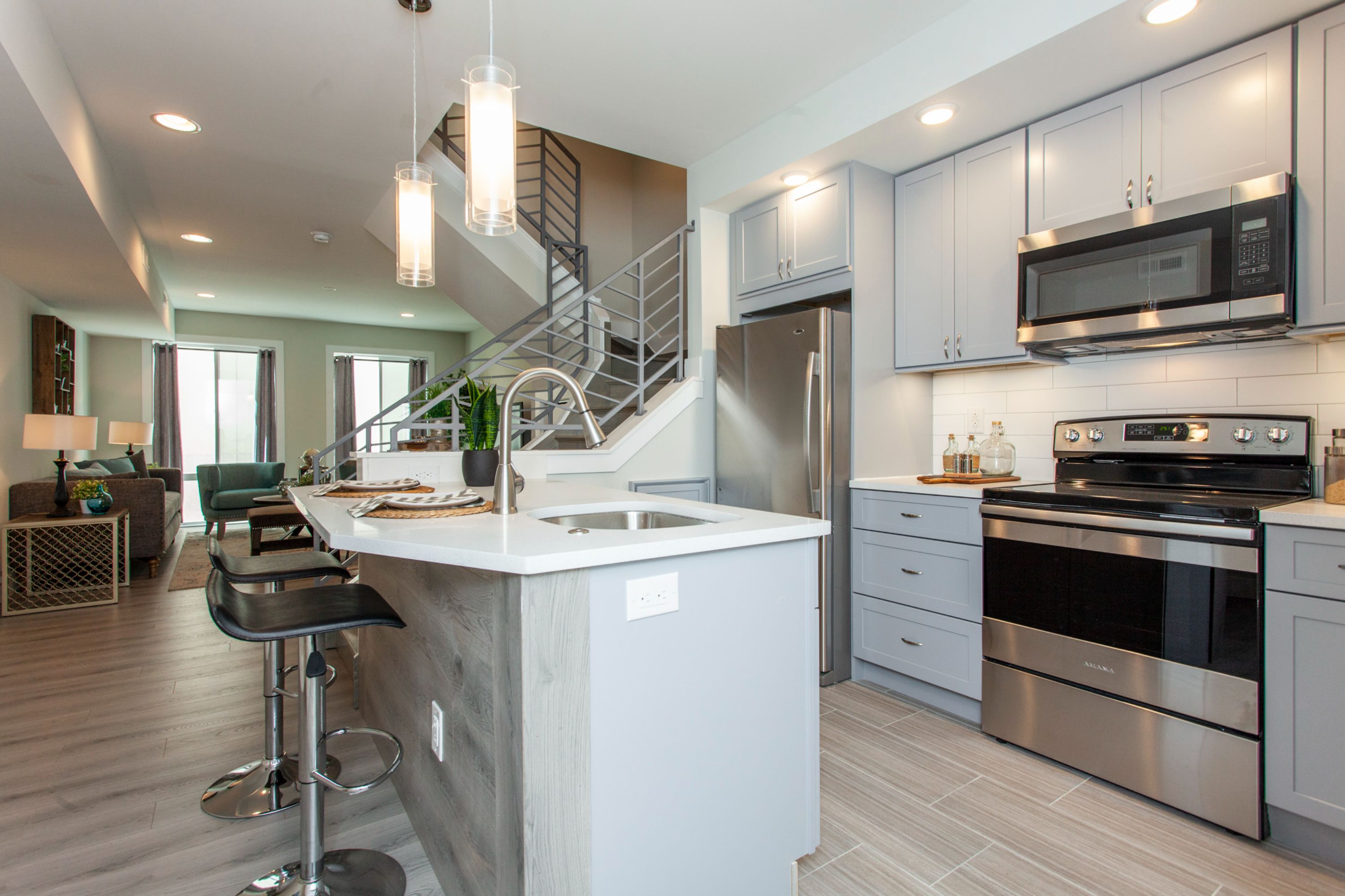 1533-39 PARRISH ST Unit 4G