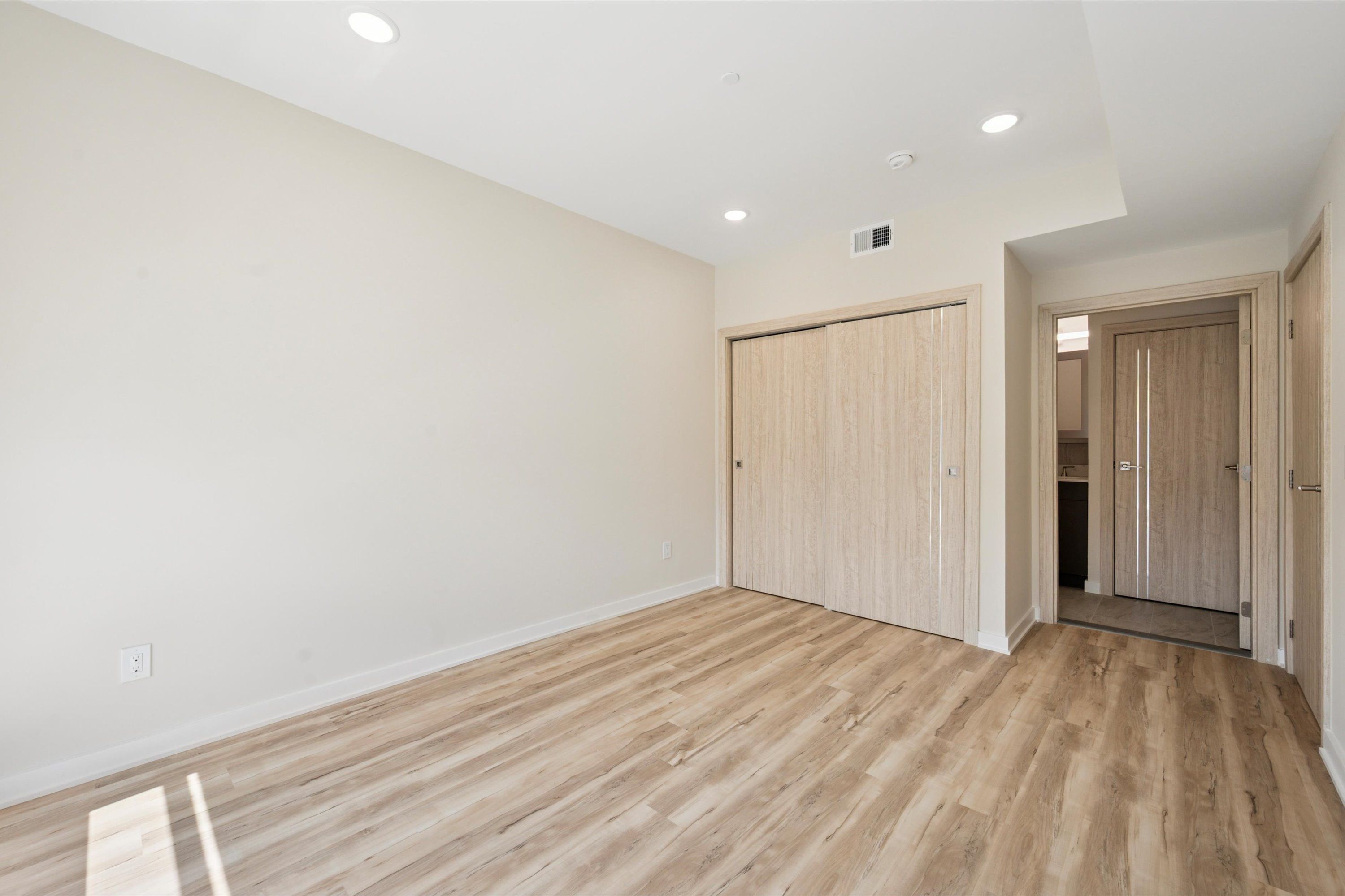 3729 LANCASTER AVE Unit 401