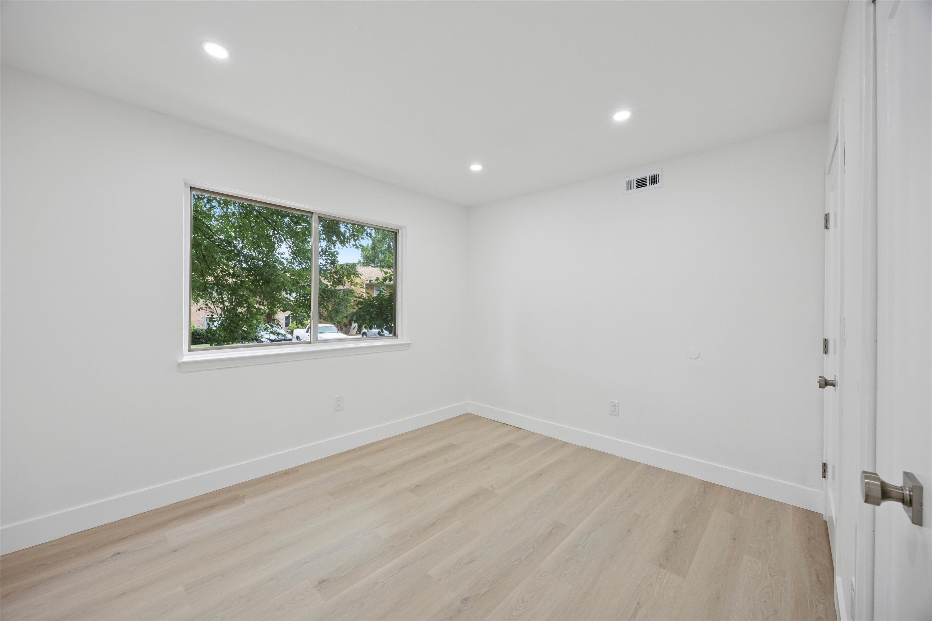 511 Bradley Ct