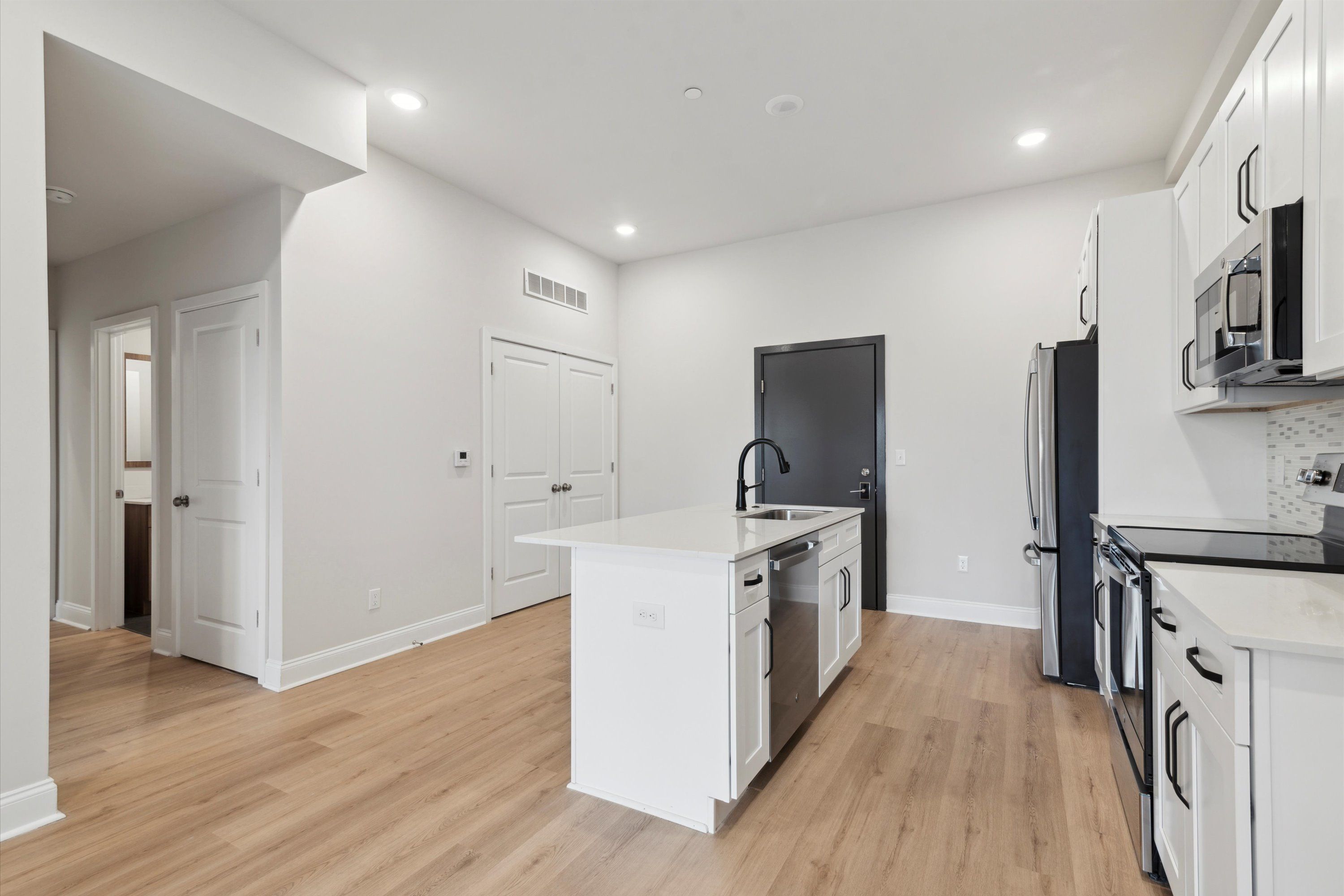 2157 E LEHIGH AVE Unit 502