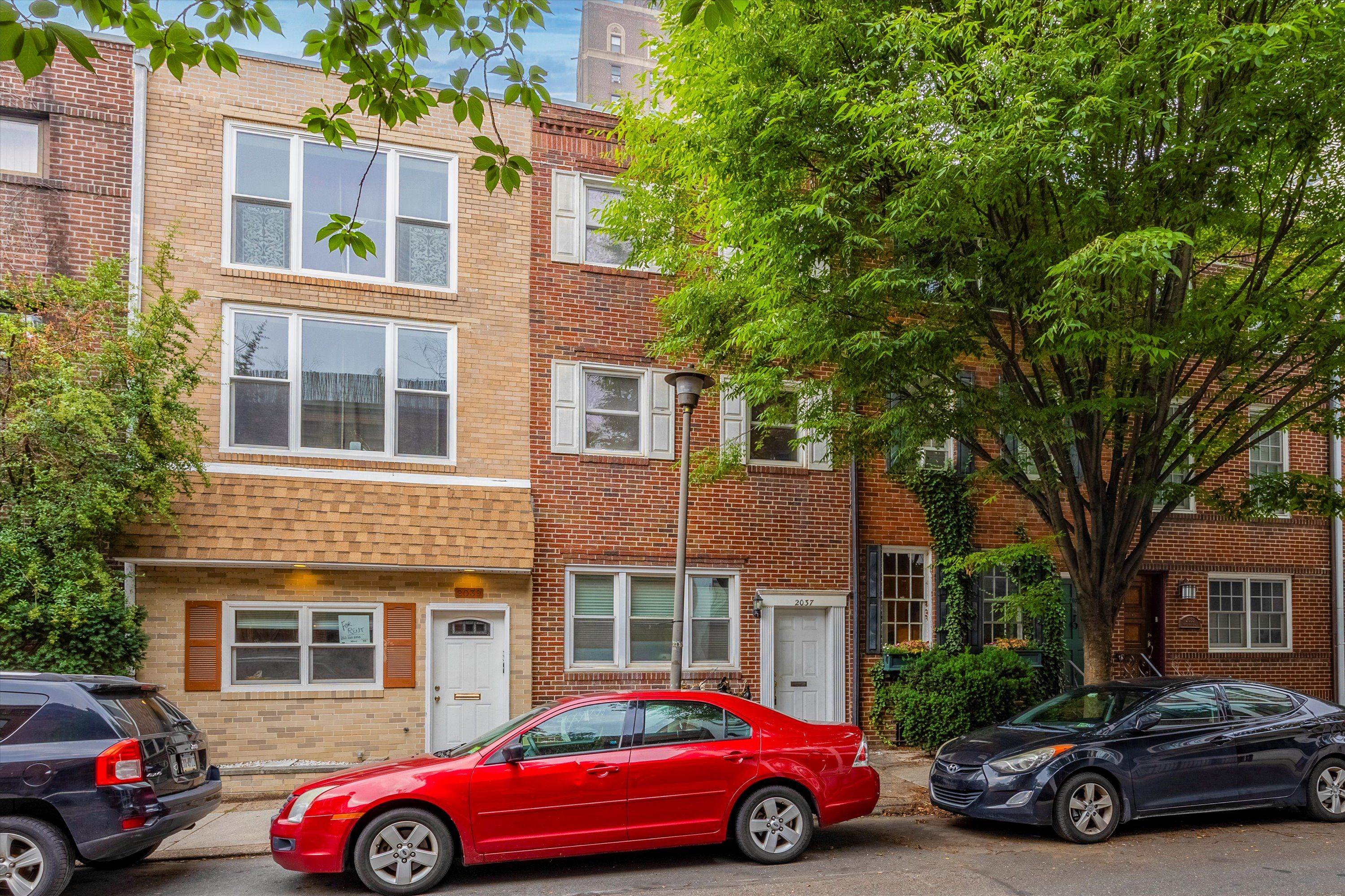 2037 Rittenhouse SQ Unit 2