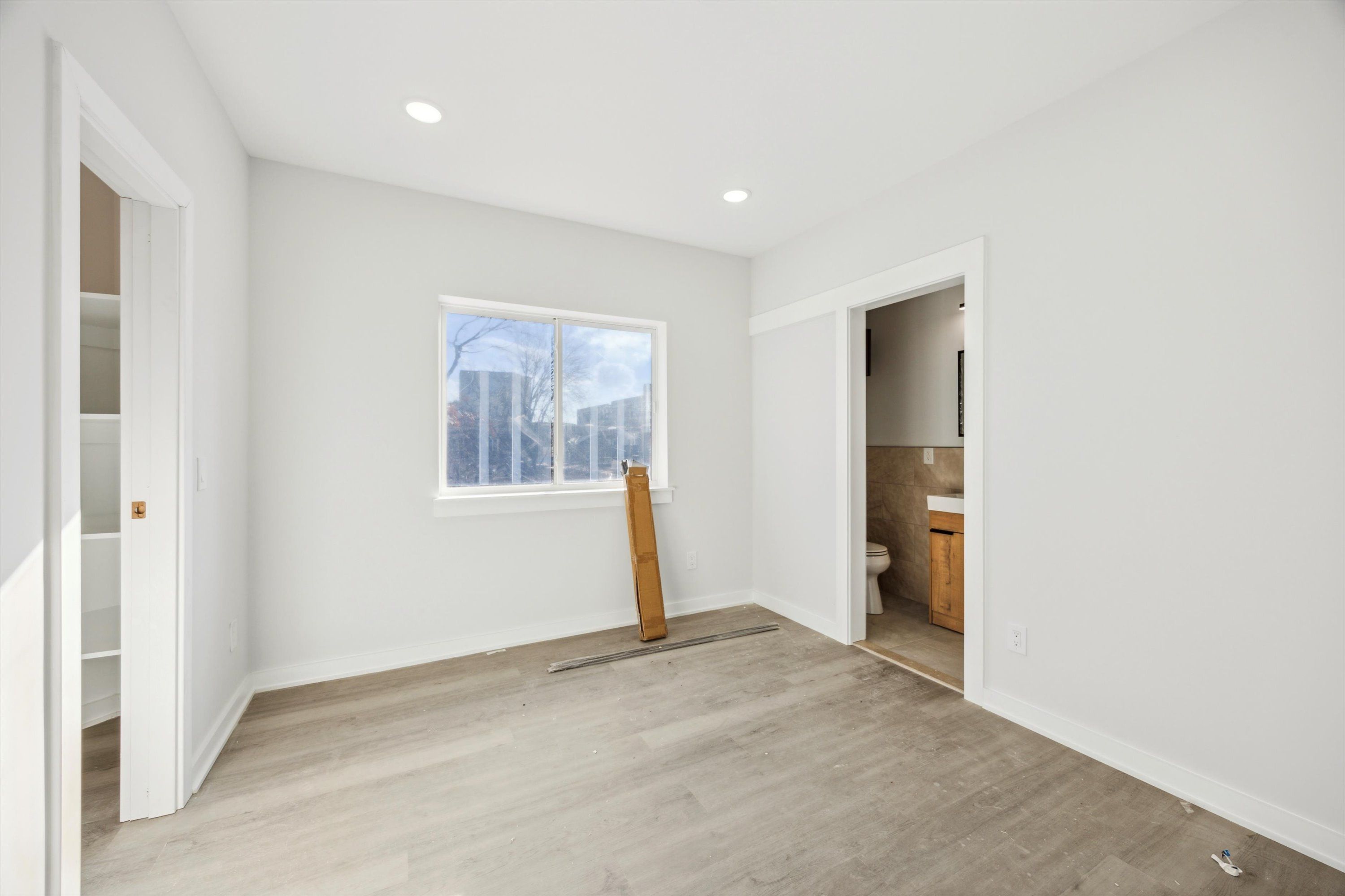 3729 LANCASTER AVE Unit 203