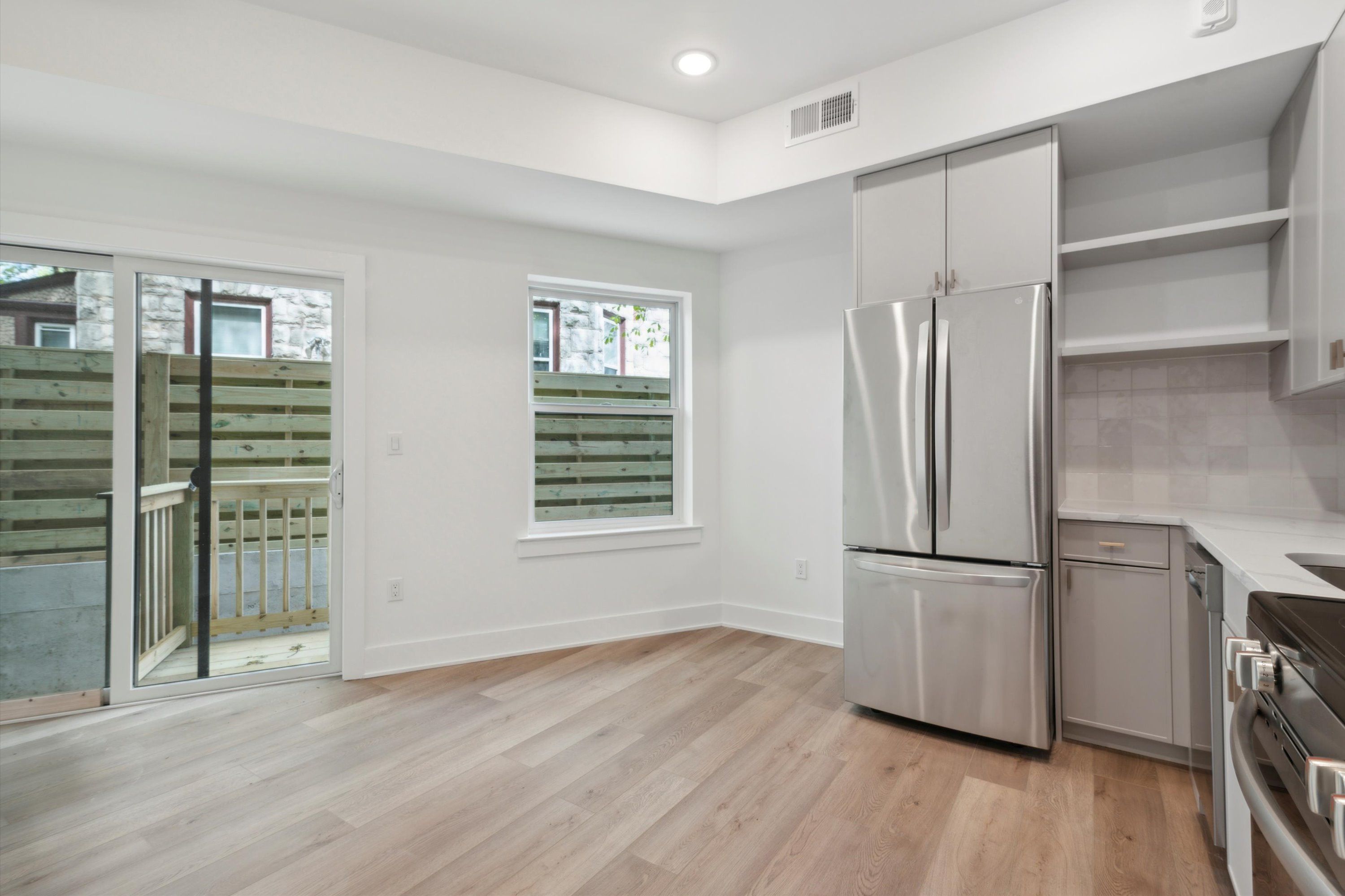 367 W Hortter St Unit 204