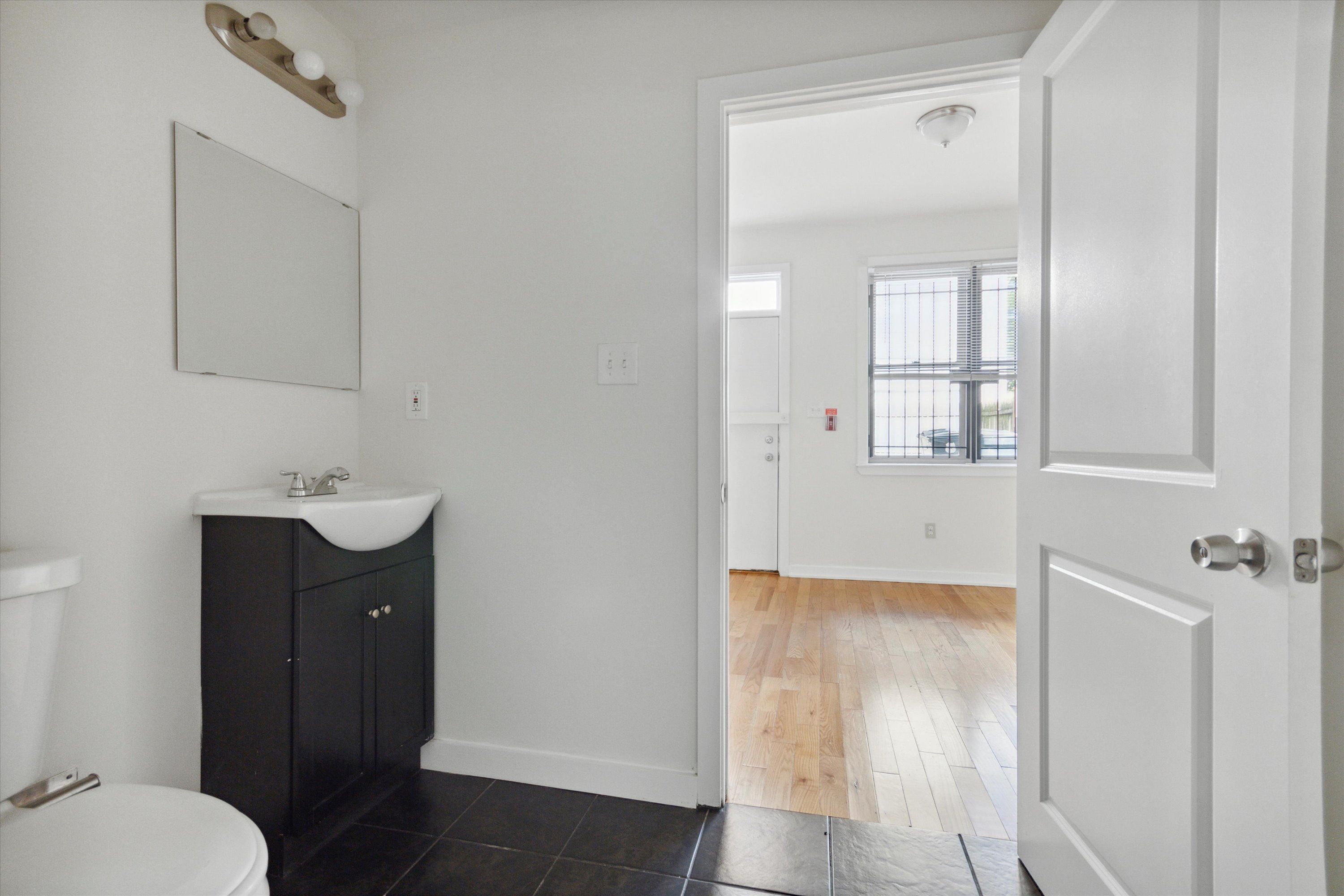 2025 N 17th ST Unit 002
