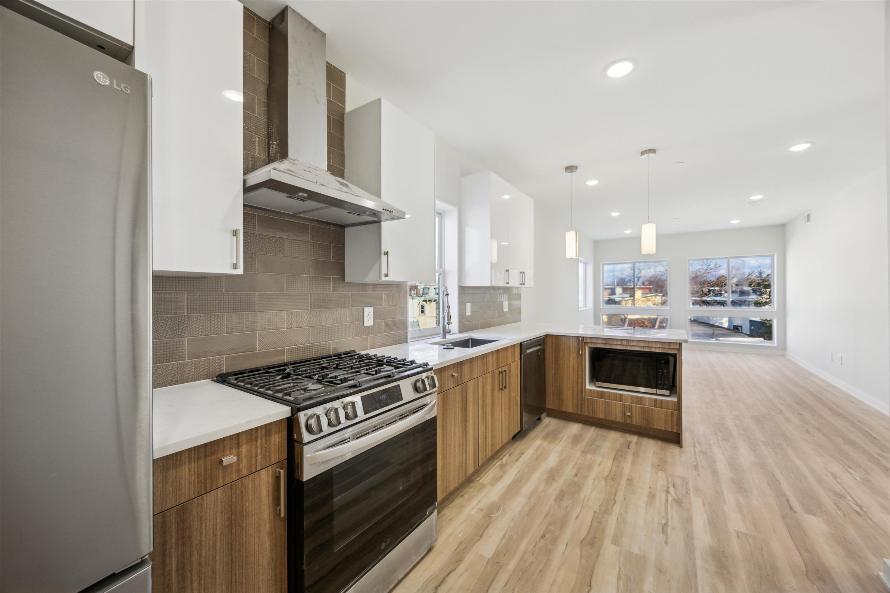3729 LANCASTER AVE Unit 203