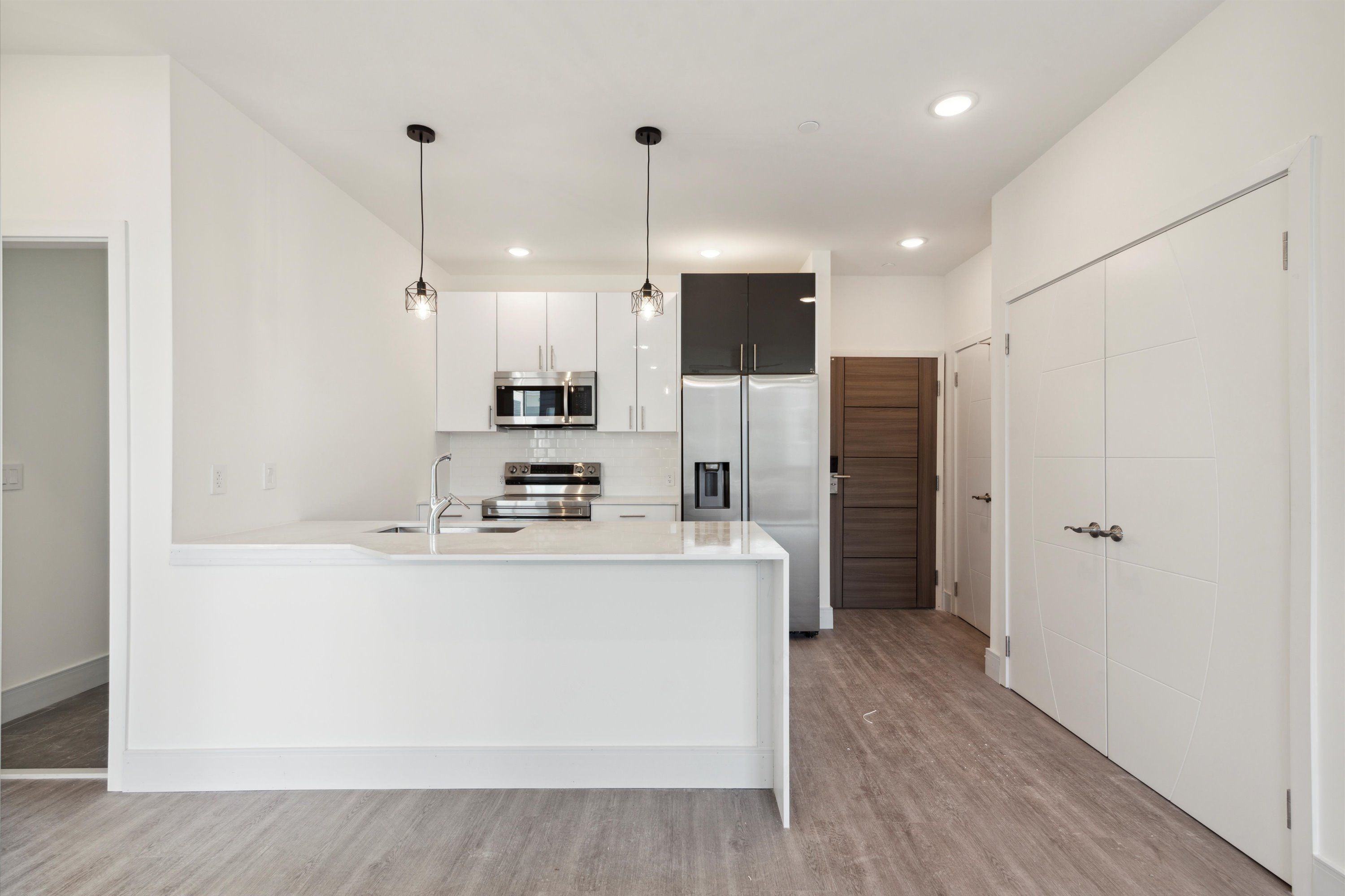 1221 E Fletcher St Unit 401