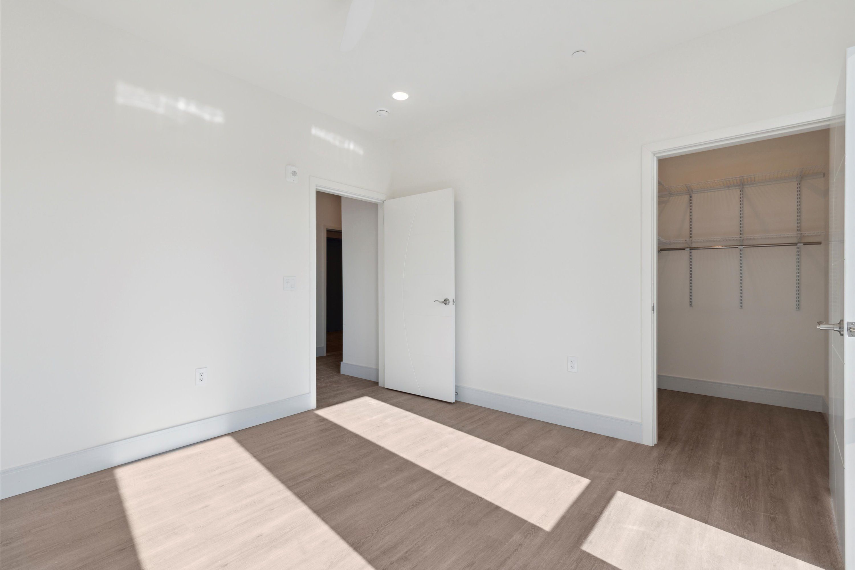 1221 E Fletcher St Unit 202