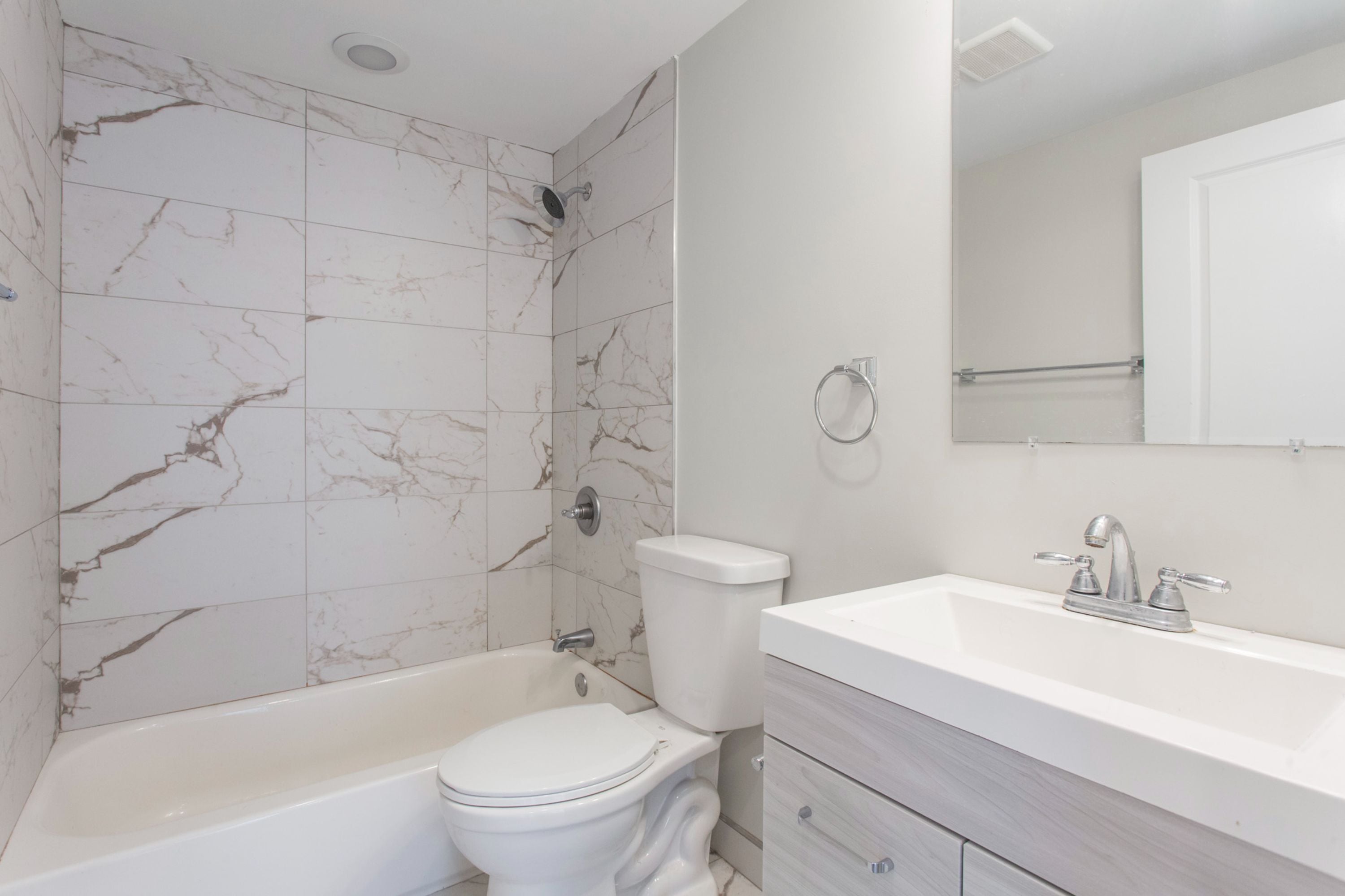 1533-39 PARRISH ST Unit 3F