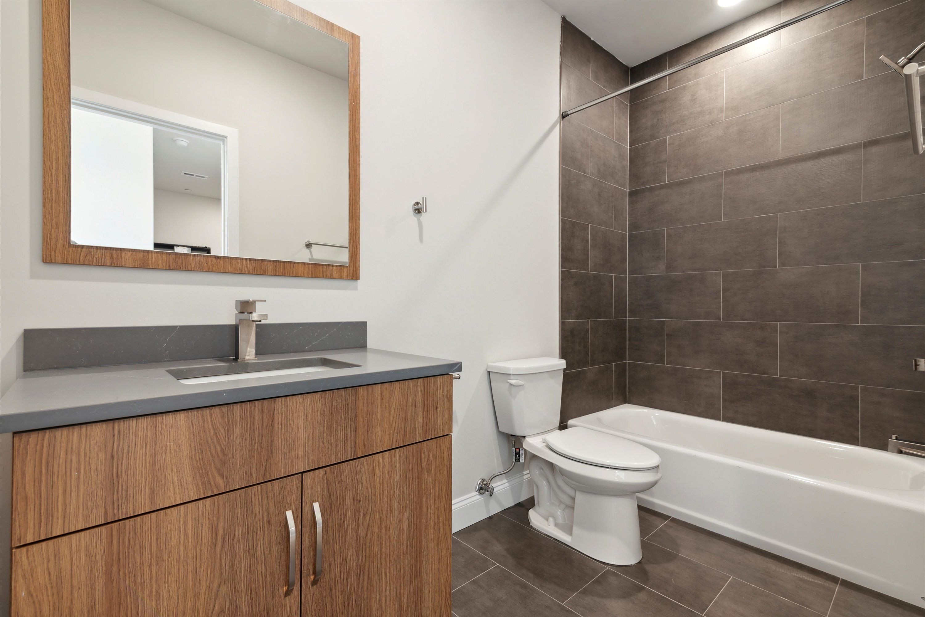2143 E LEHIGH AVE Unit 611