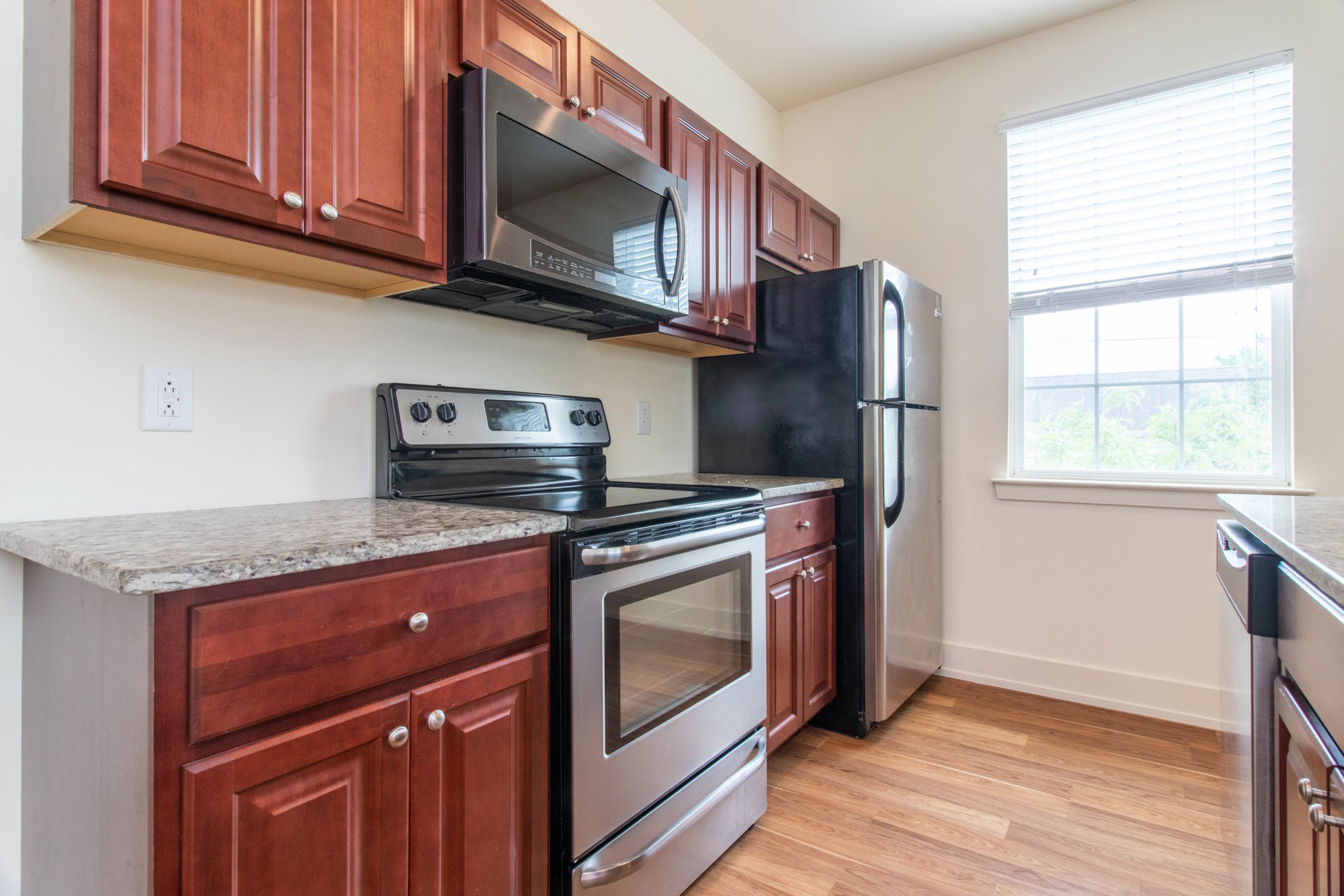 1904 N MARSHALL ST Unit 2
