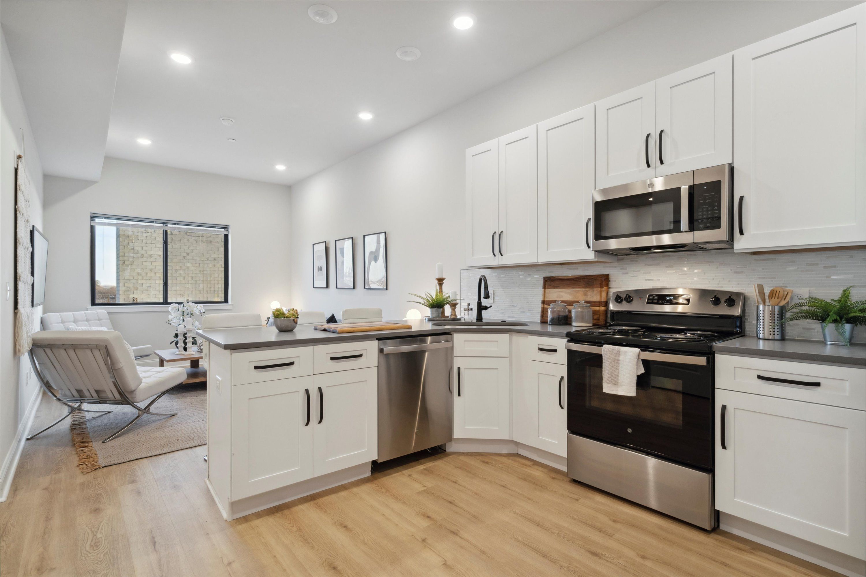 2143 E LEHIGH AVE Unit 404