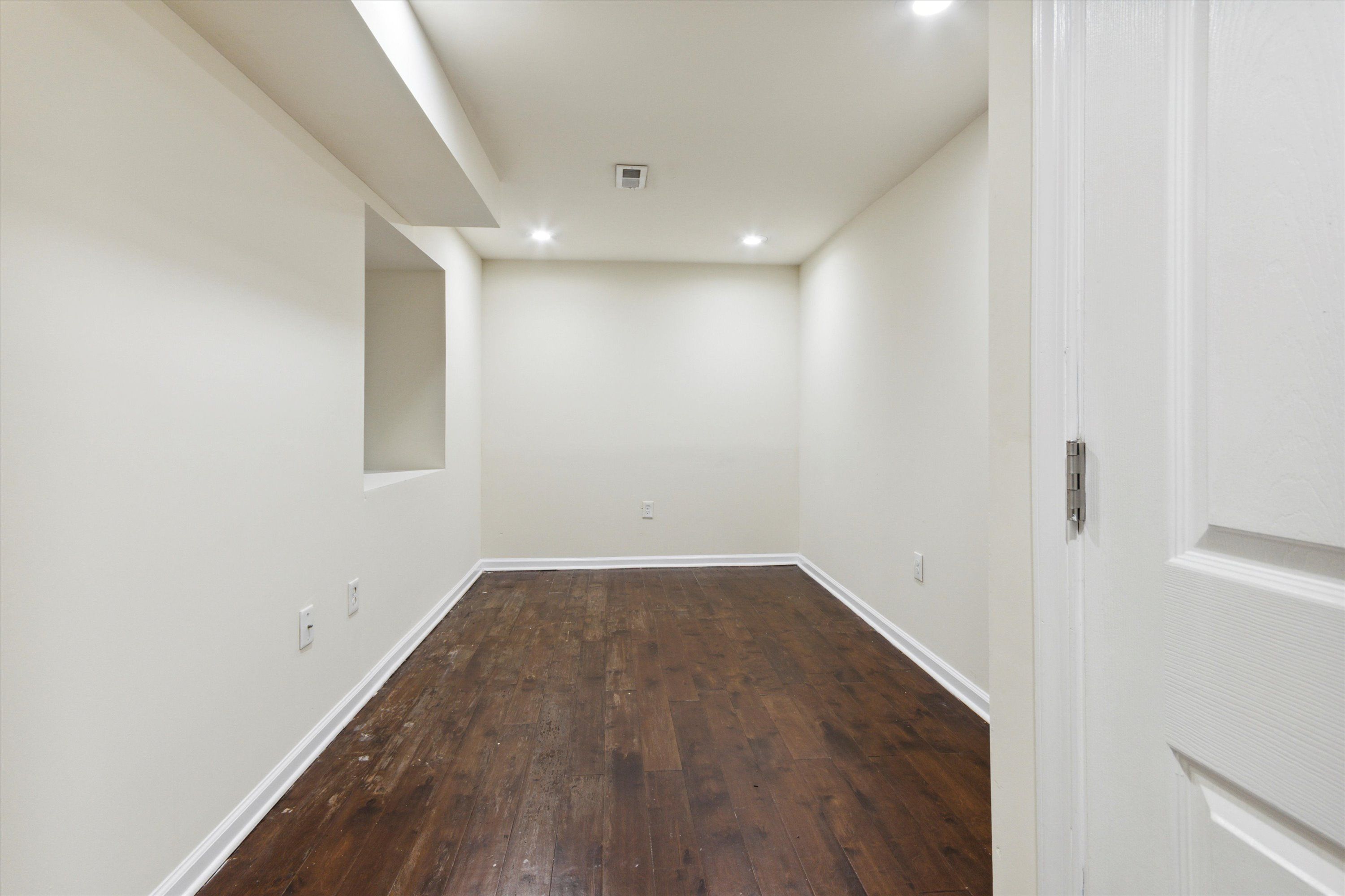 1804 W MONTGOMERY AVE