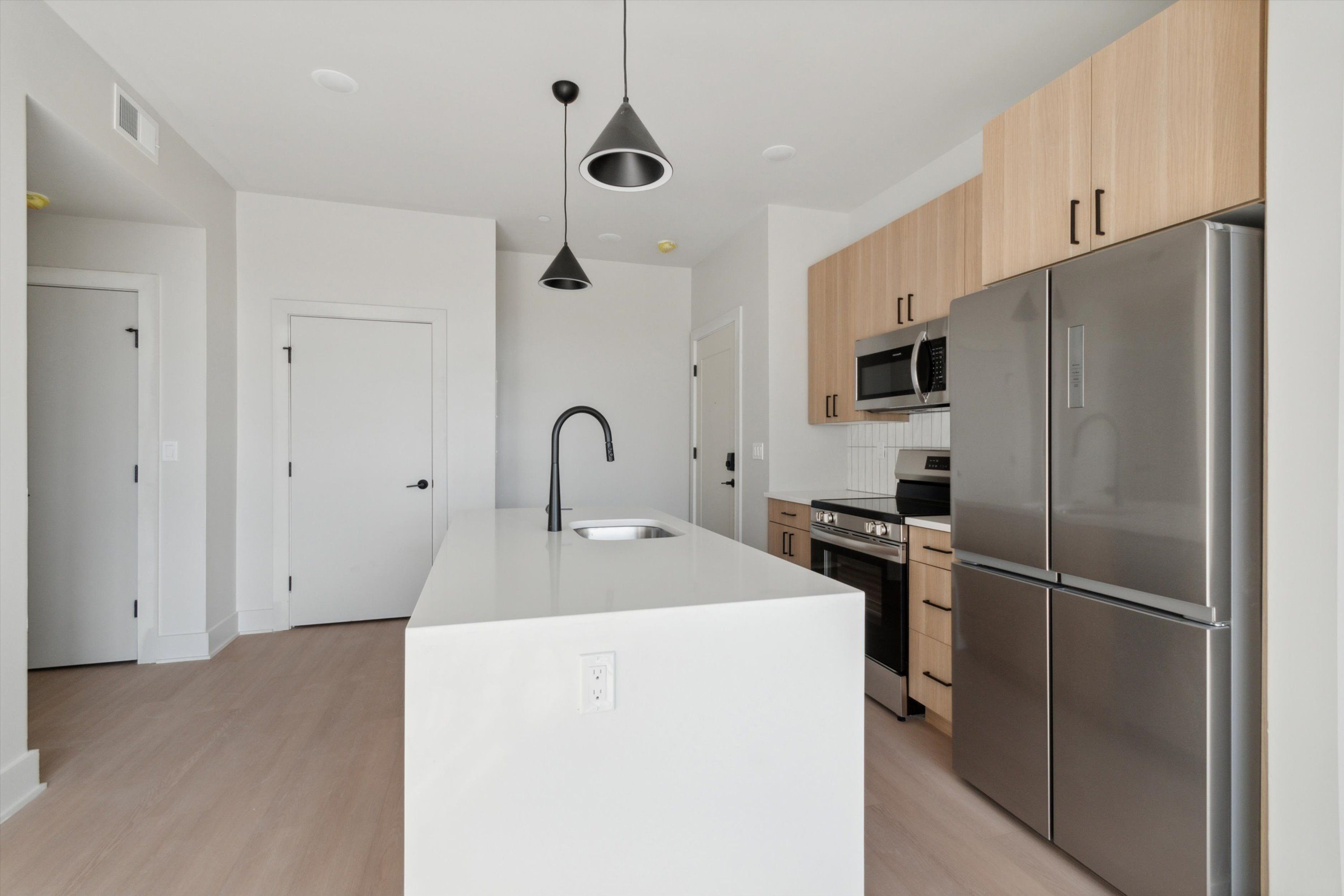 5521 Wayne Ave Unit 205