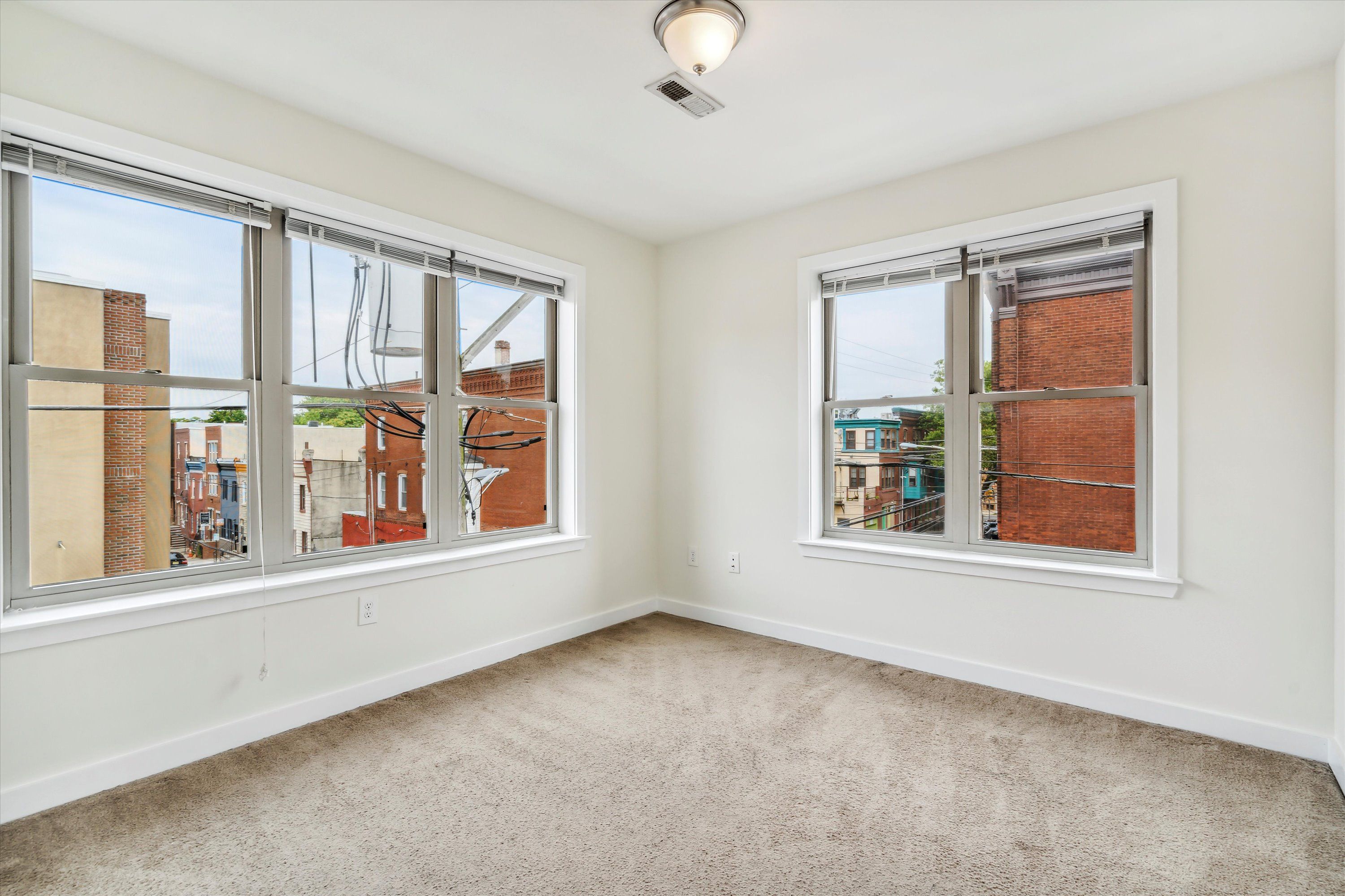 2025 N 17th ST Unit 202