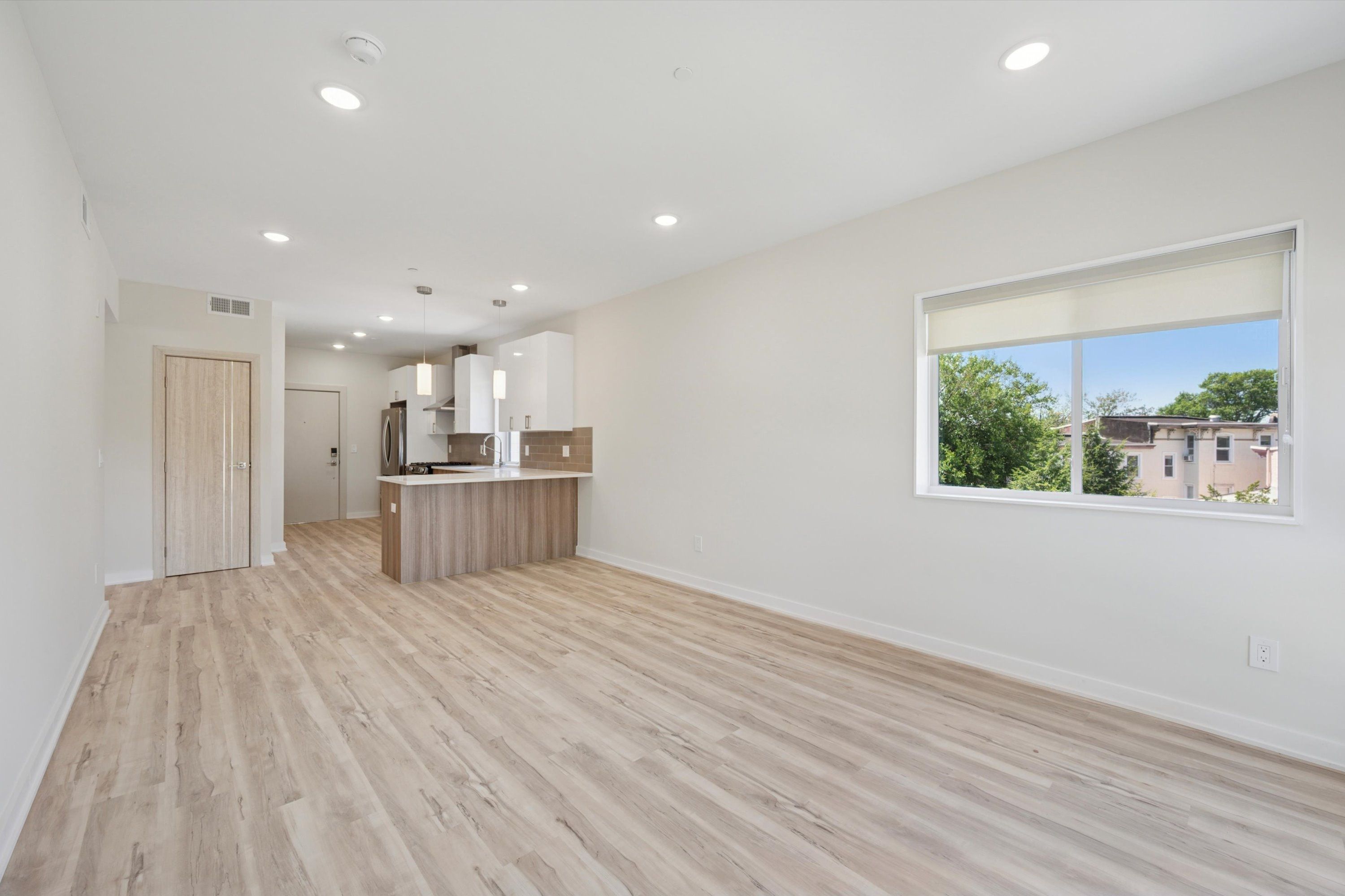 3729 LANCASTER AVE Unit 303