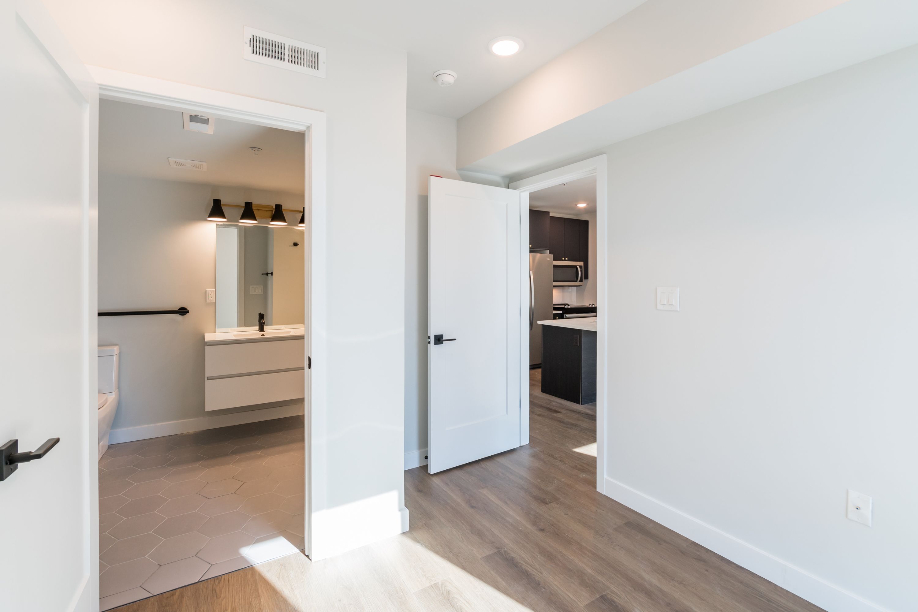 1102 GERMANTOWN AVENUE Unit 302
