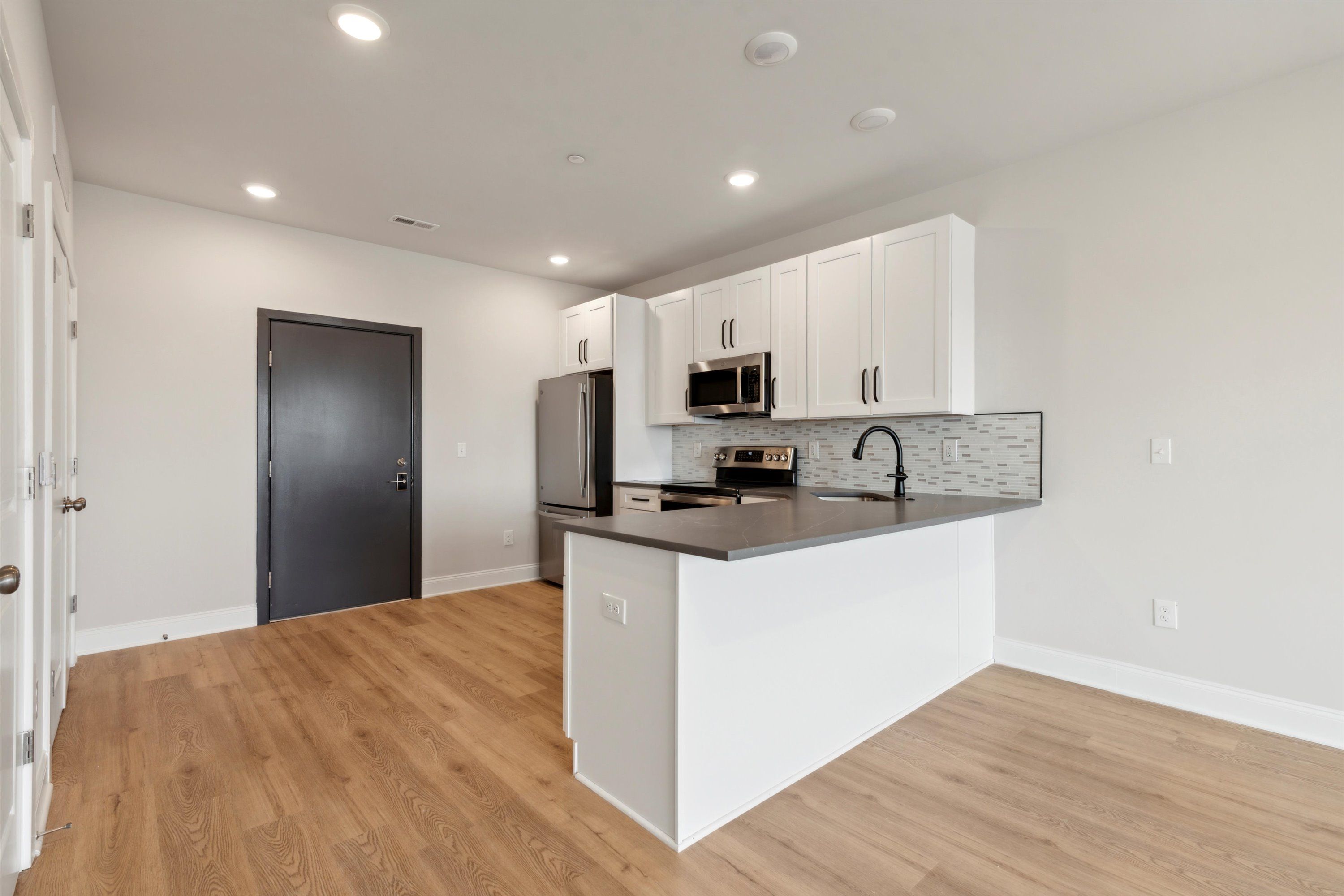 2143 E LEHIGH AVE Unit 611