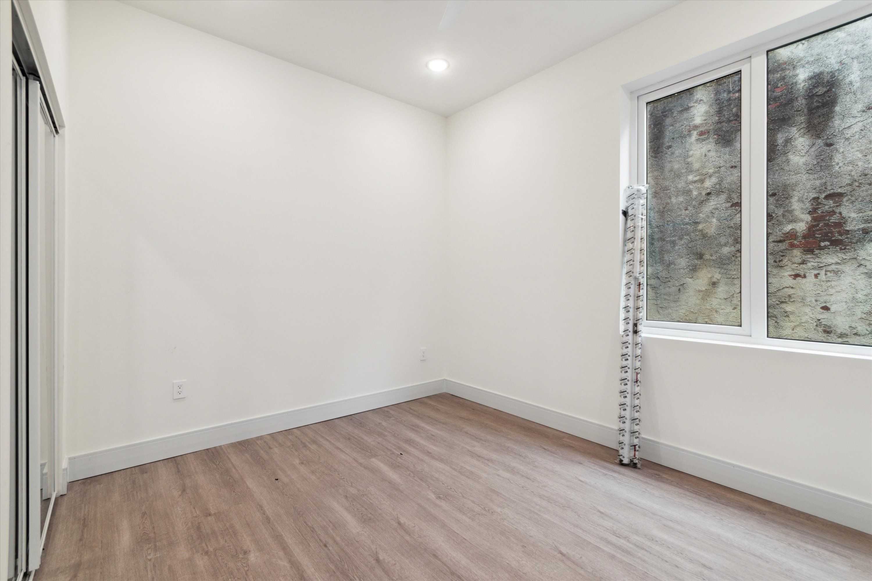 1221 E Fletcher St Unit 106