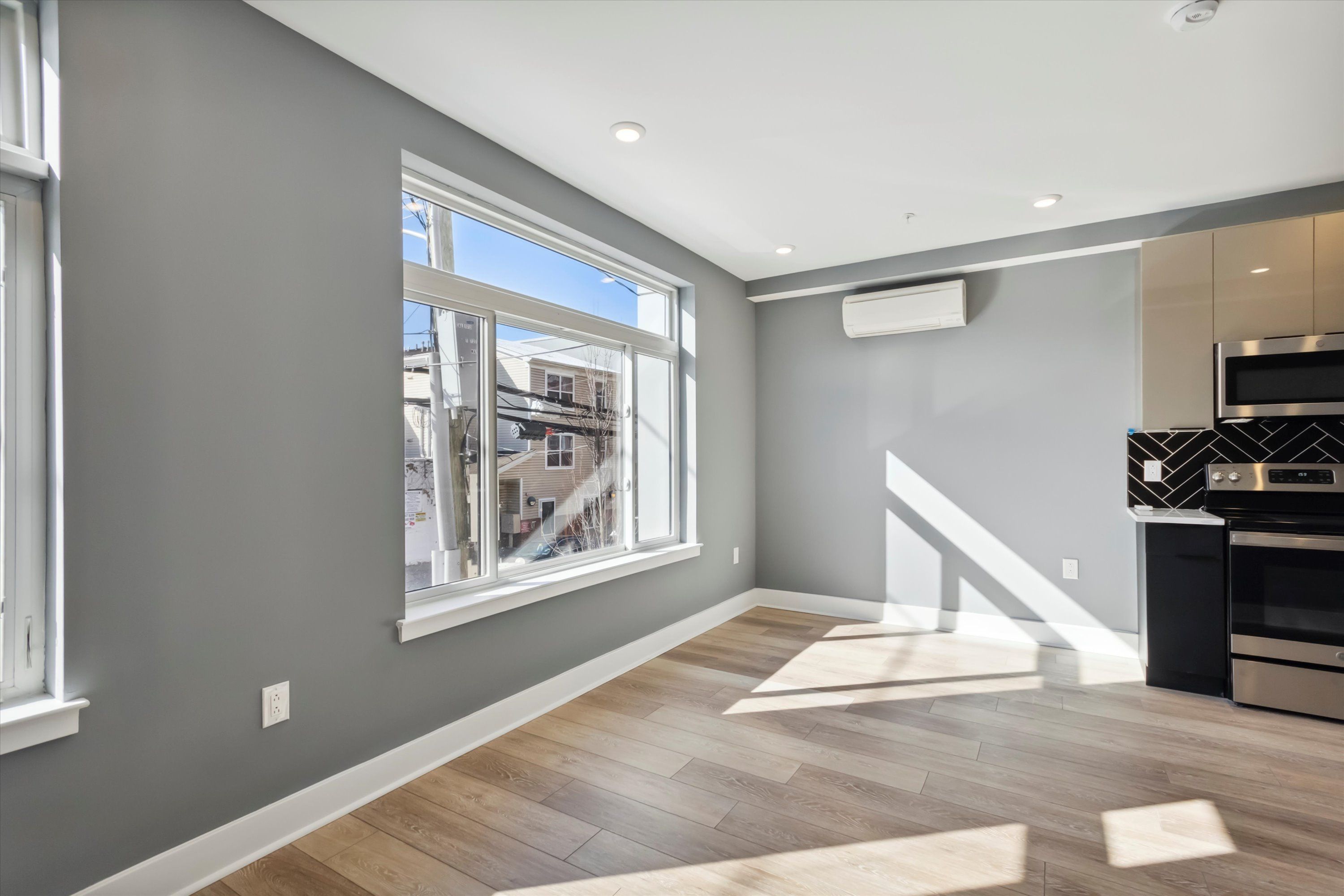 1615 POPLAR ST Unit 2