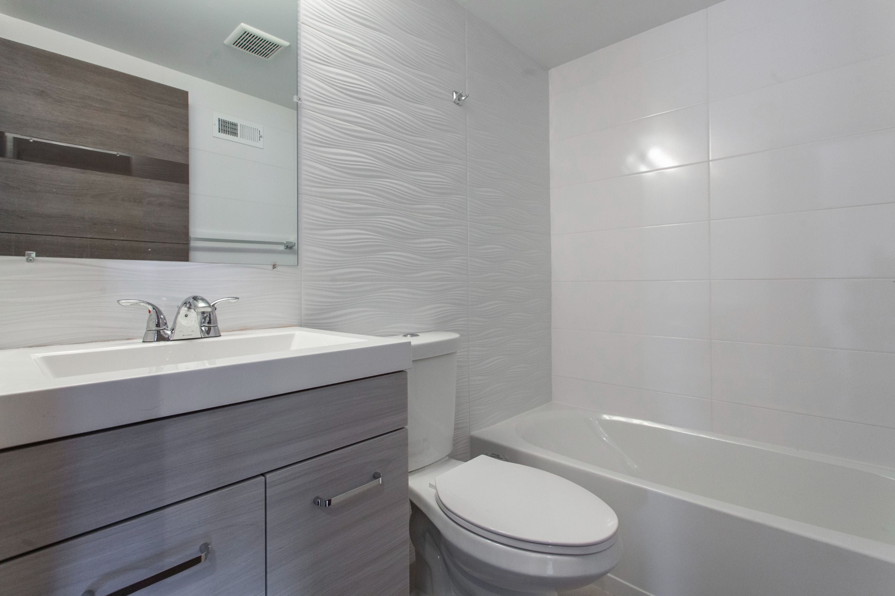 2553 MONTROSE ST Unit B