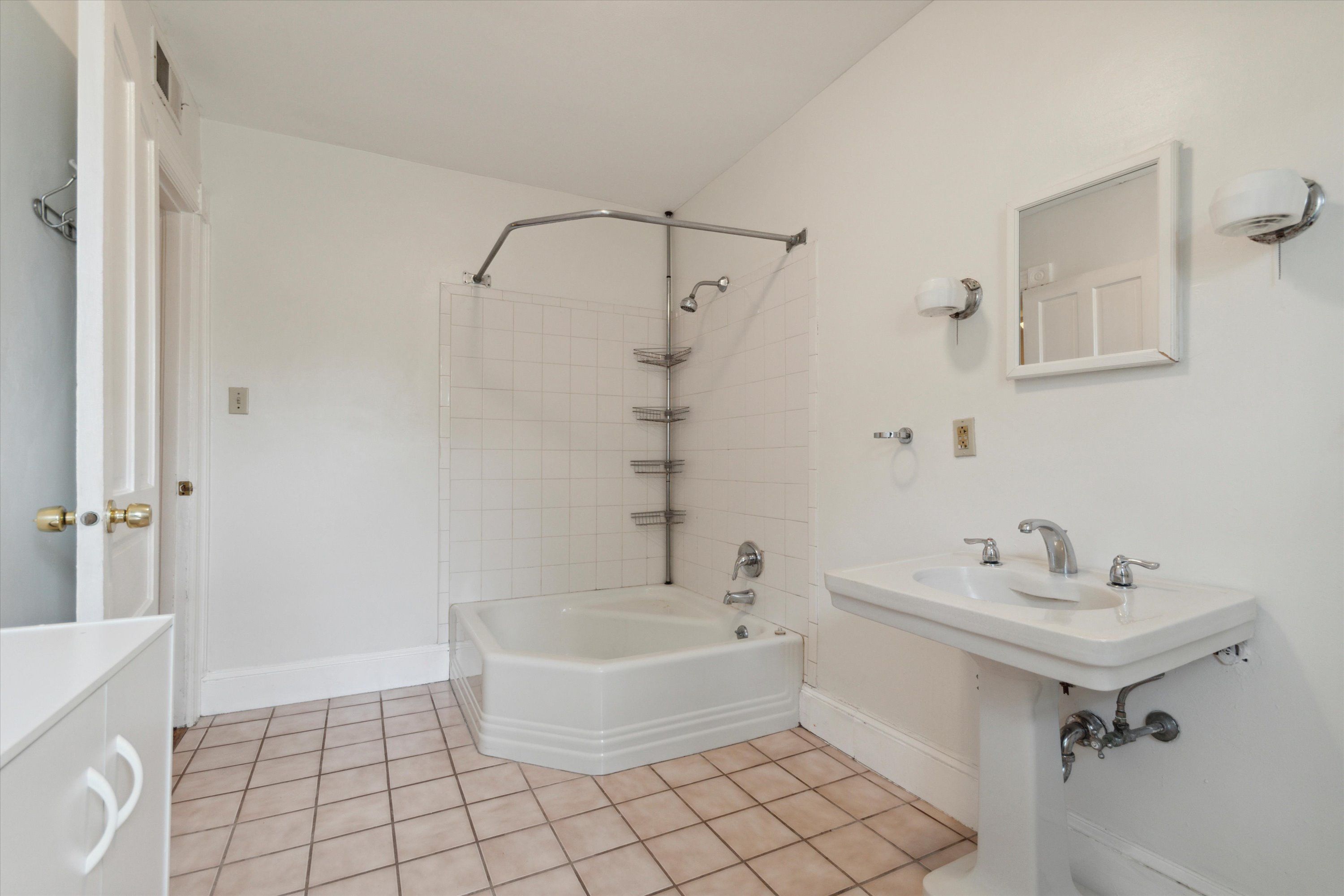 272 Nassau St Unit 3