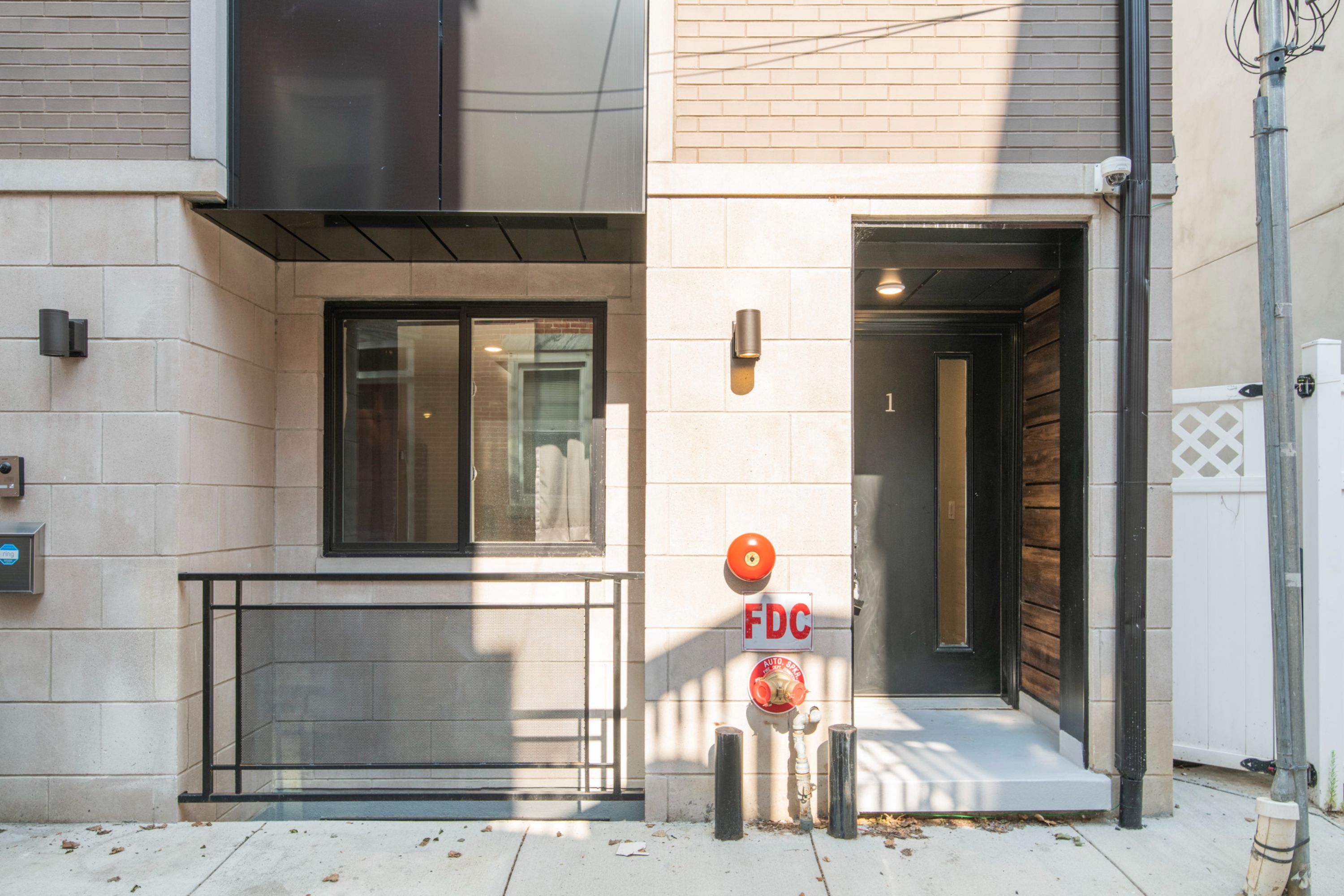 628 N Bodine ST Unit 1