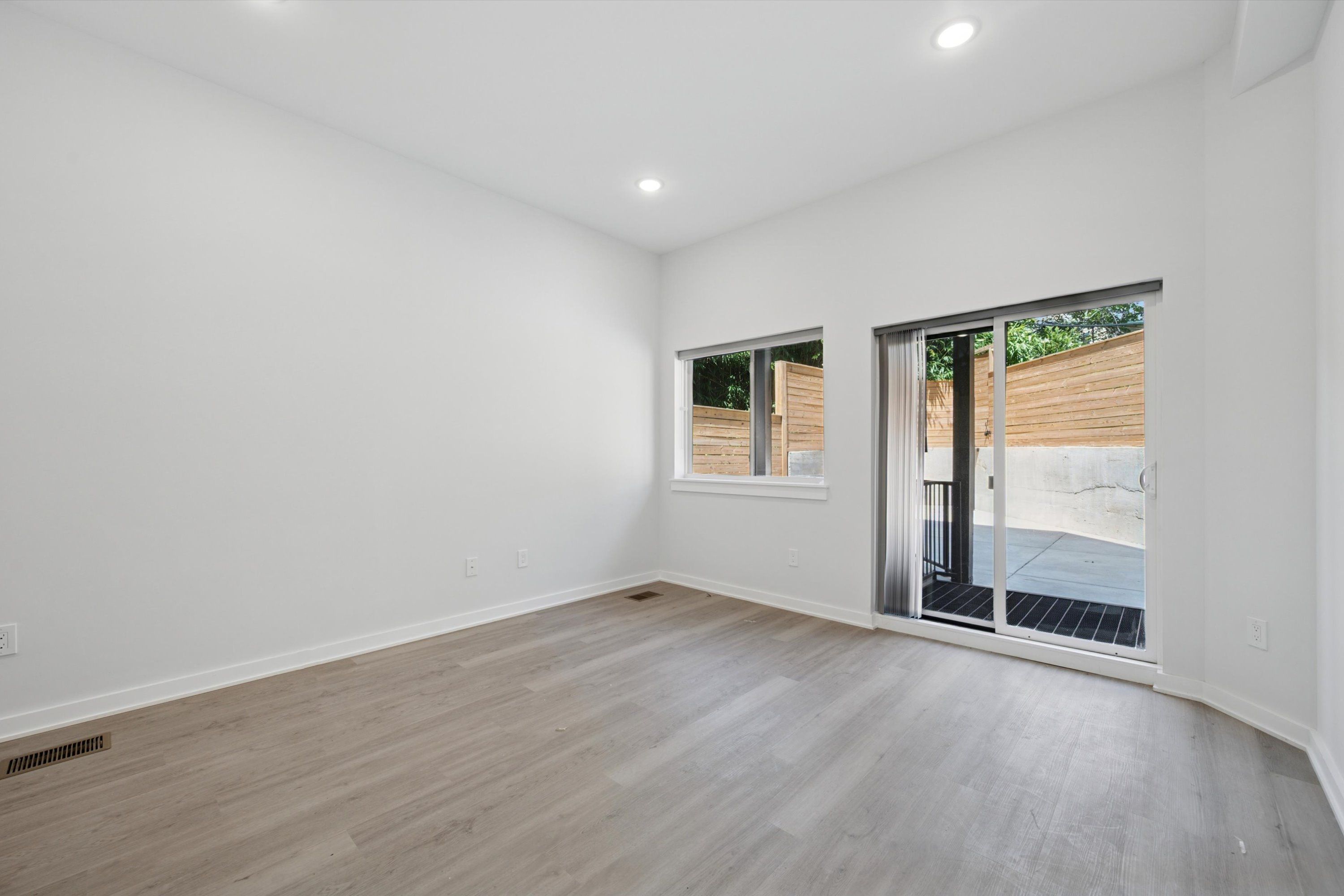 3729 LANCASTER AVE Unit 102