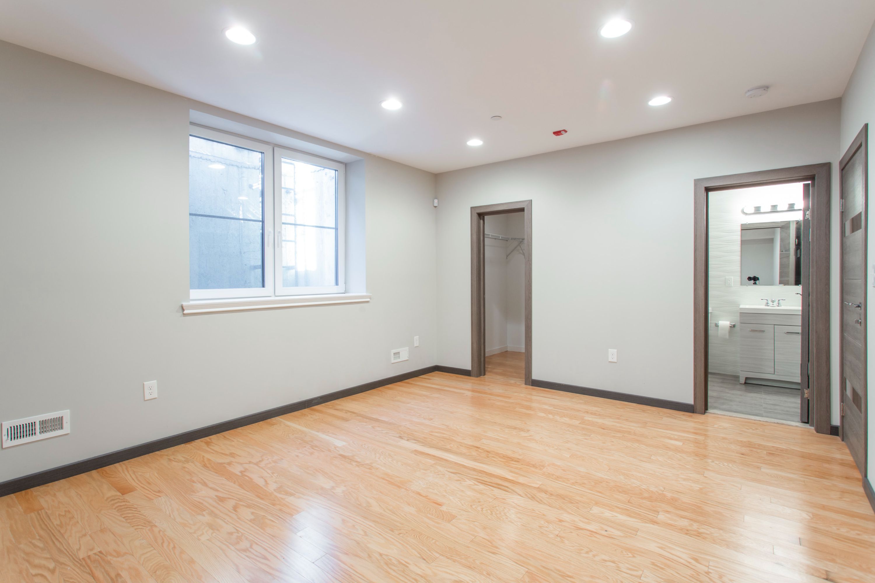 2549-51 MONTROSE ST Unit A