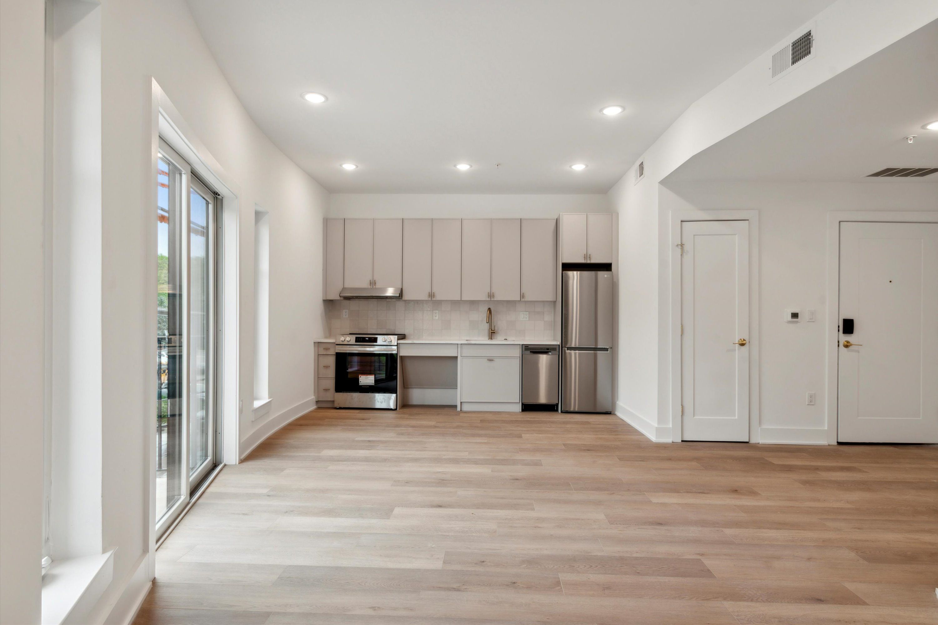 367 W Hortter St Unit 201