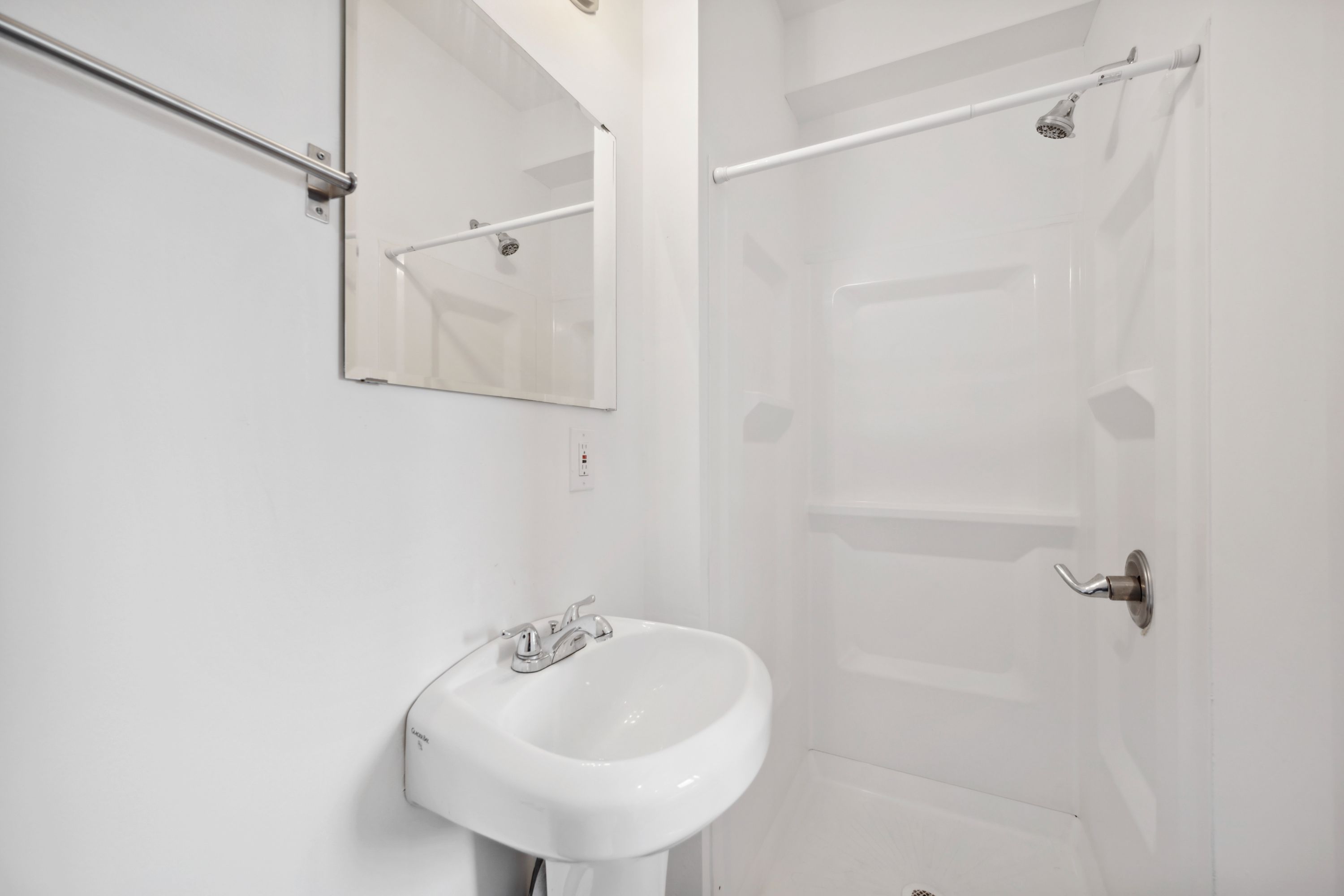 1612 N SYDENHAM ST Unit 2