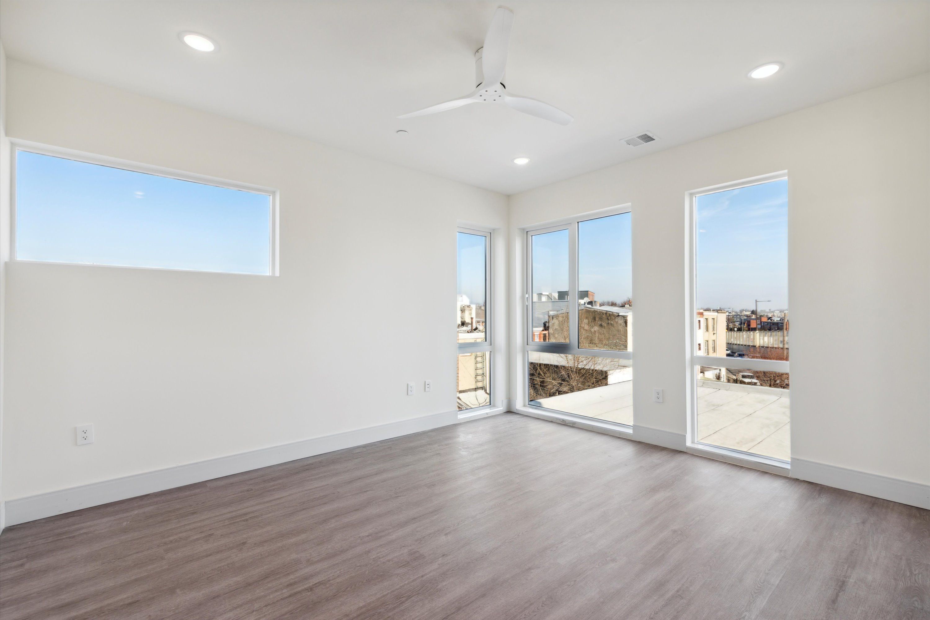 1221 E Fletcher St Unit 212