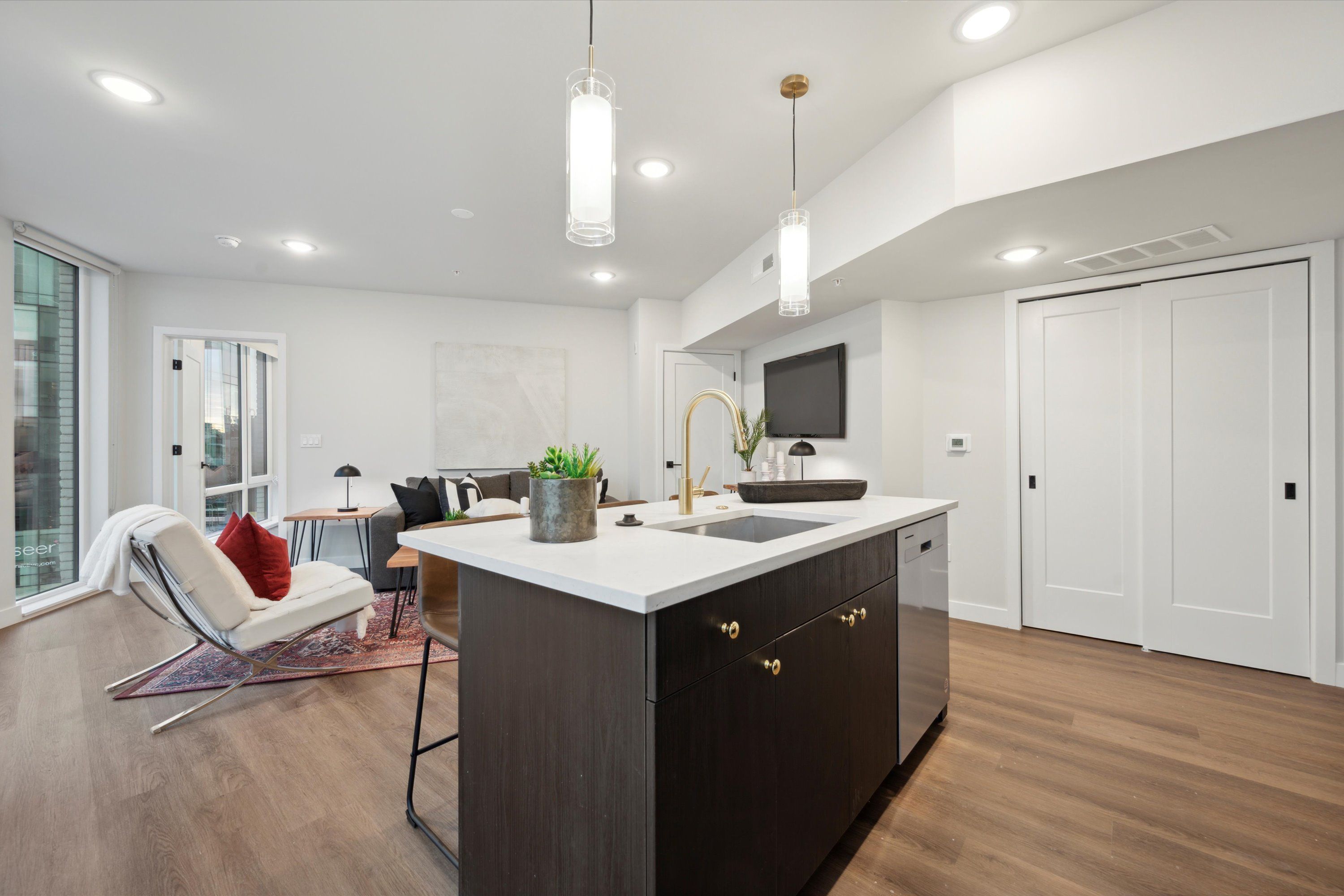 1102 GERMANTOWN AVENUE Unit 401