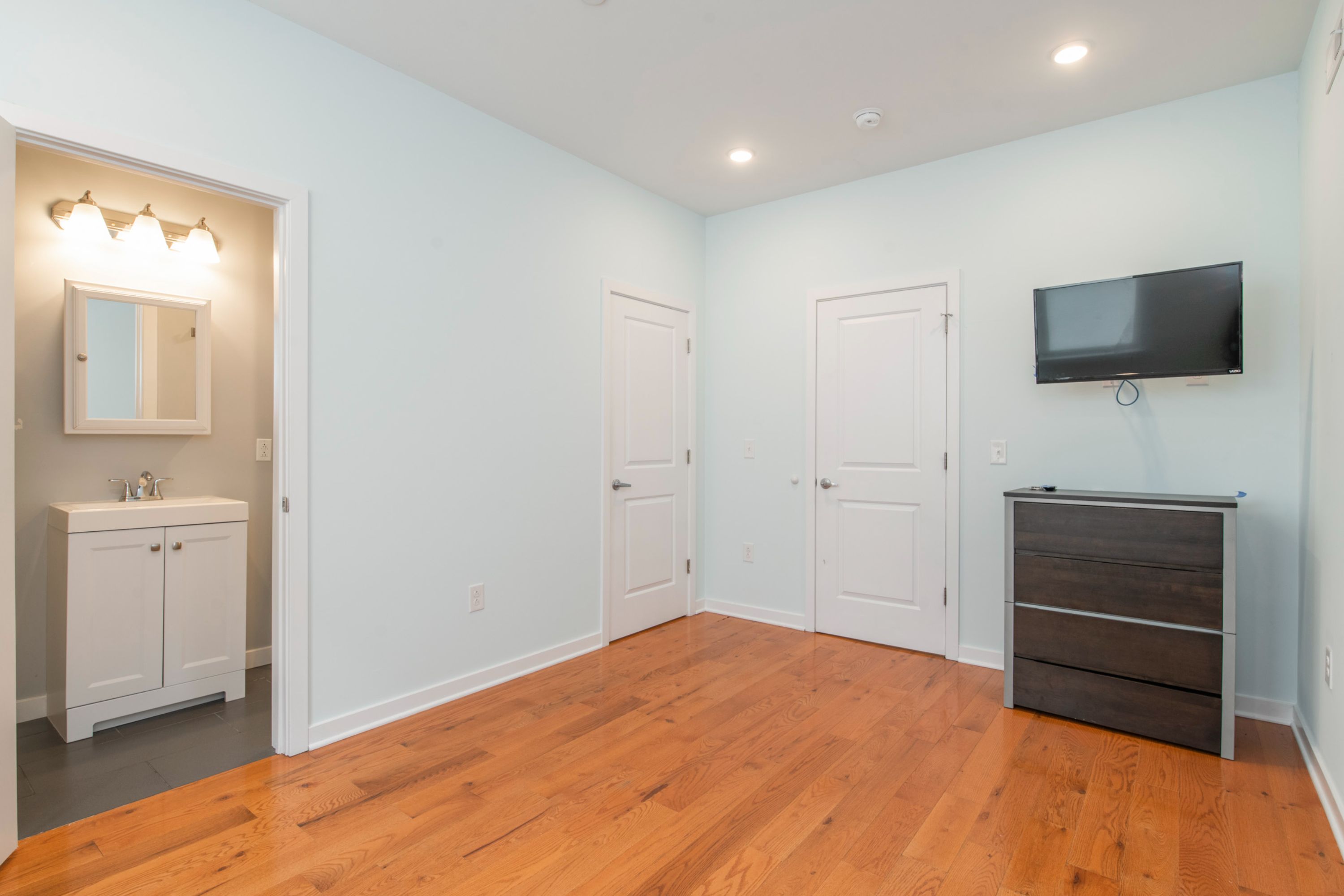 1517 SEYBERT ST Unit 2