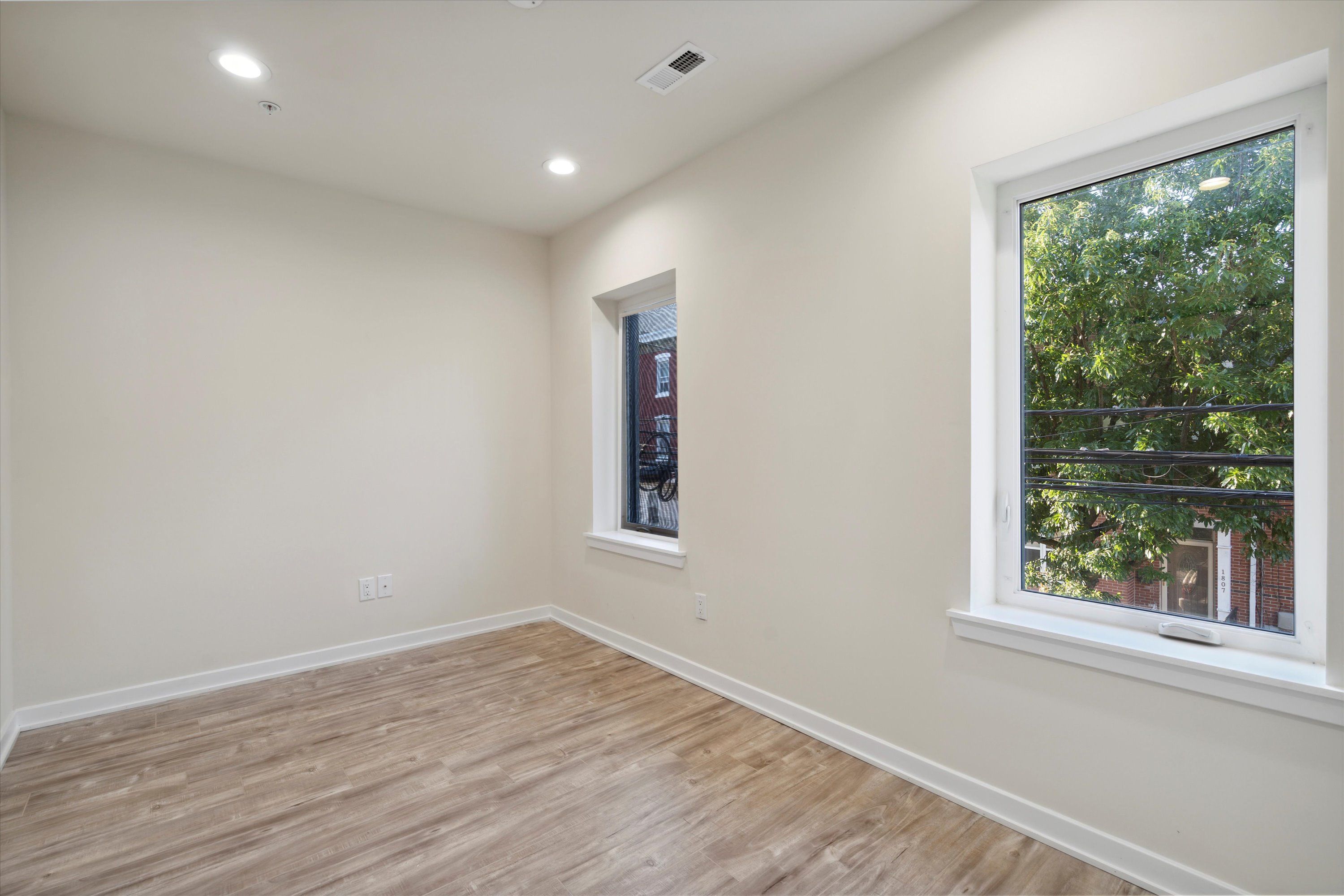 1820 W Montgomery Ave