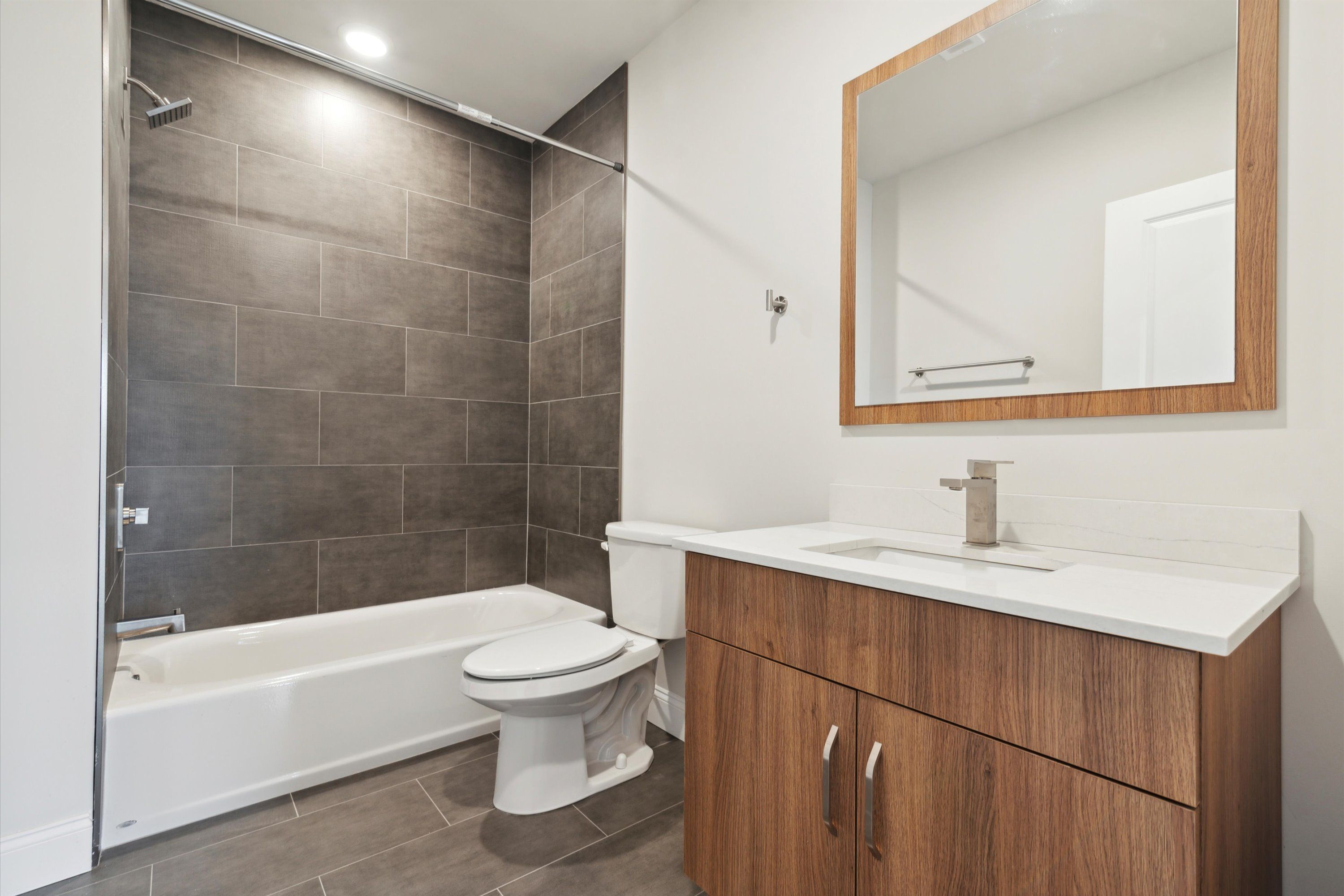 2157 E LEHIGH AVE Unit 307