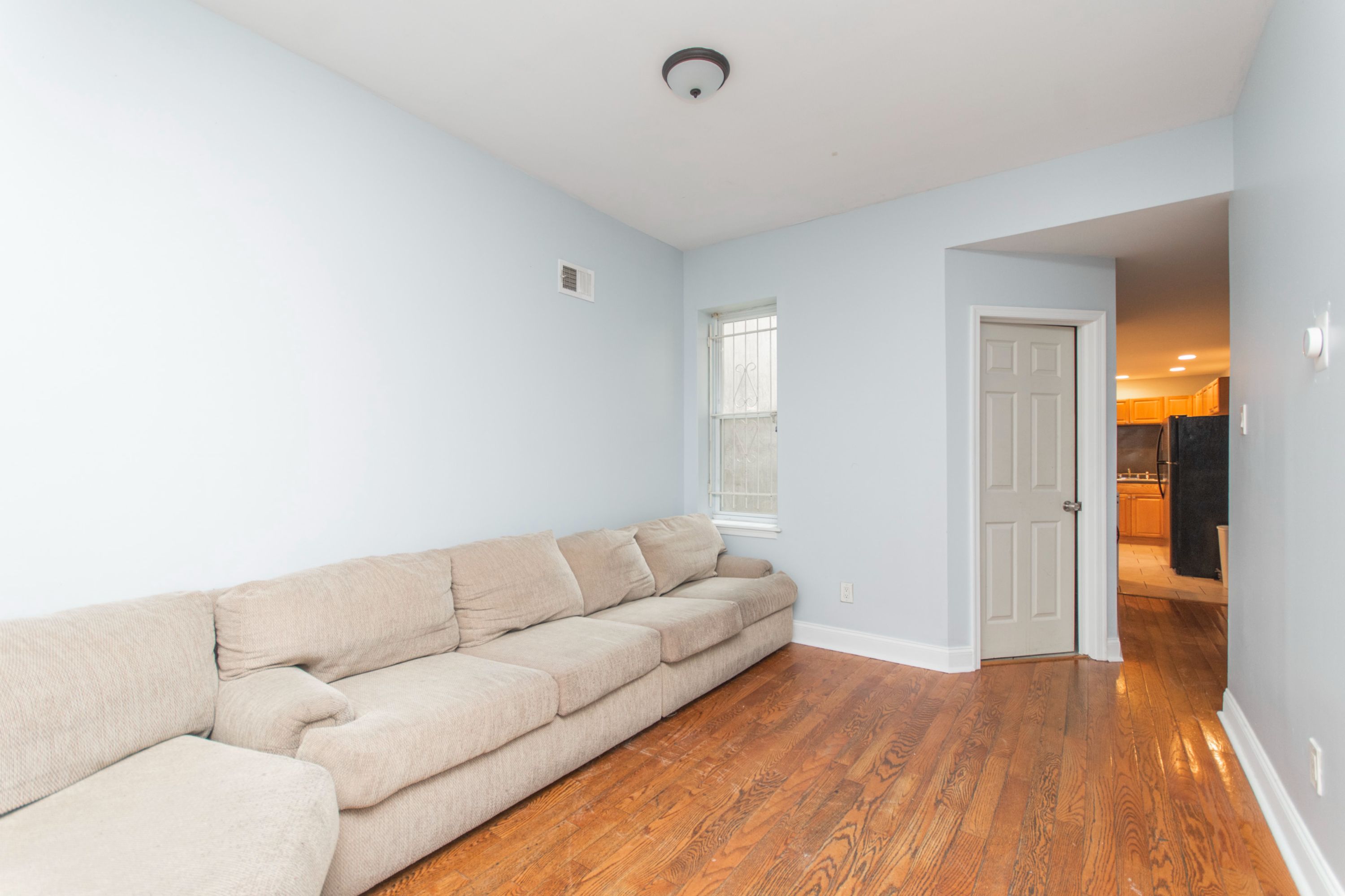 1512 W MONTGOMERY AVE