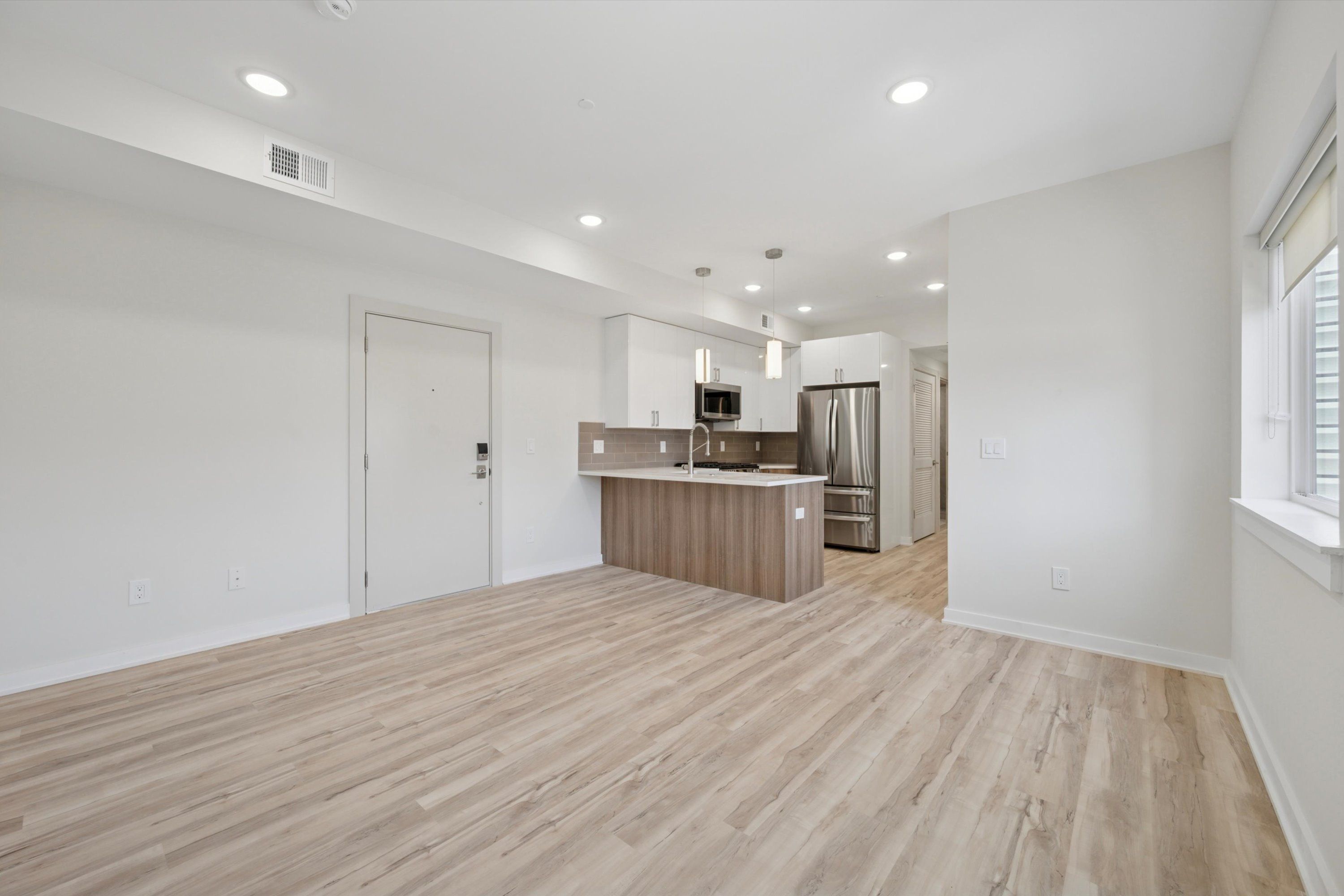 3729 LANCASTER AVE Unit 202