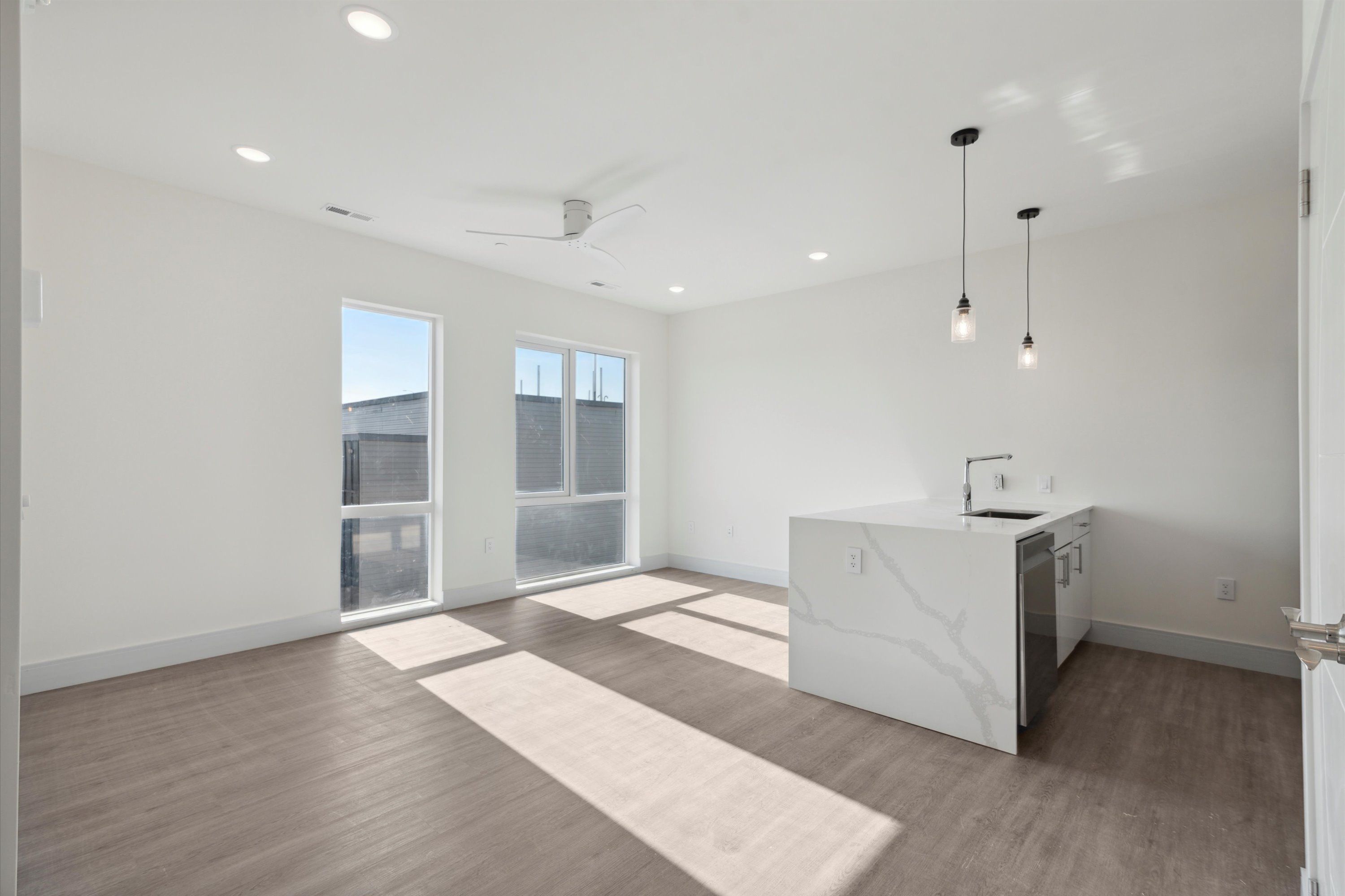 1221 E Fletcher St Unit 303