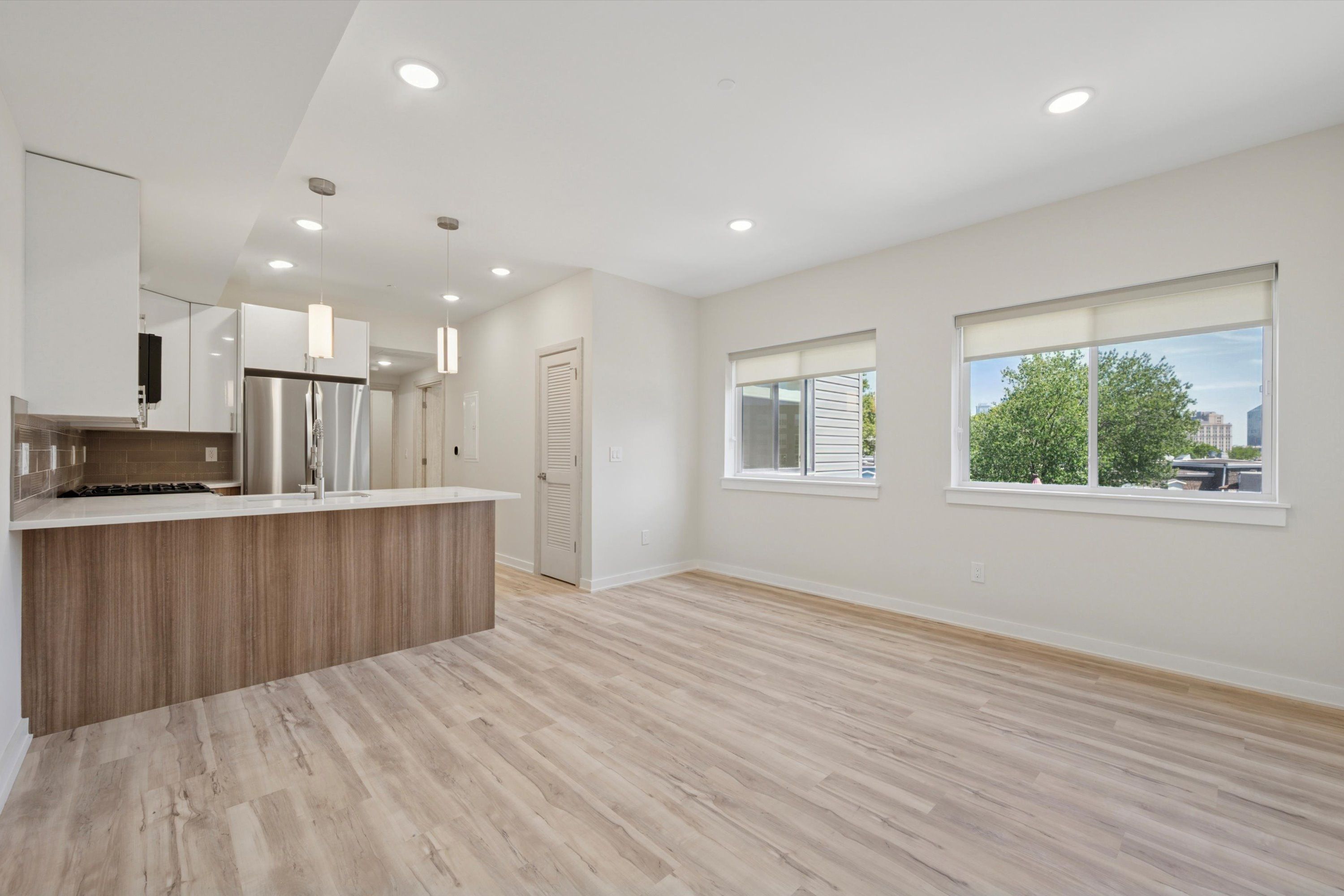 3729 LANCASTER AVE Unit 202