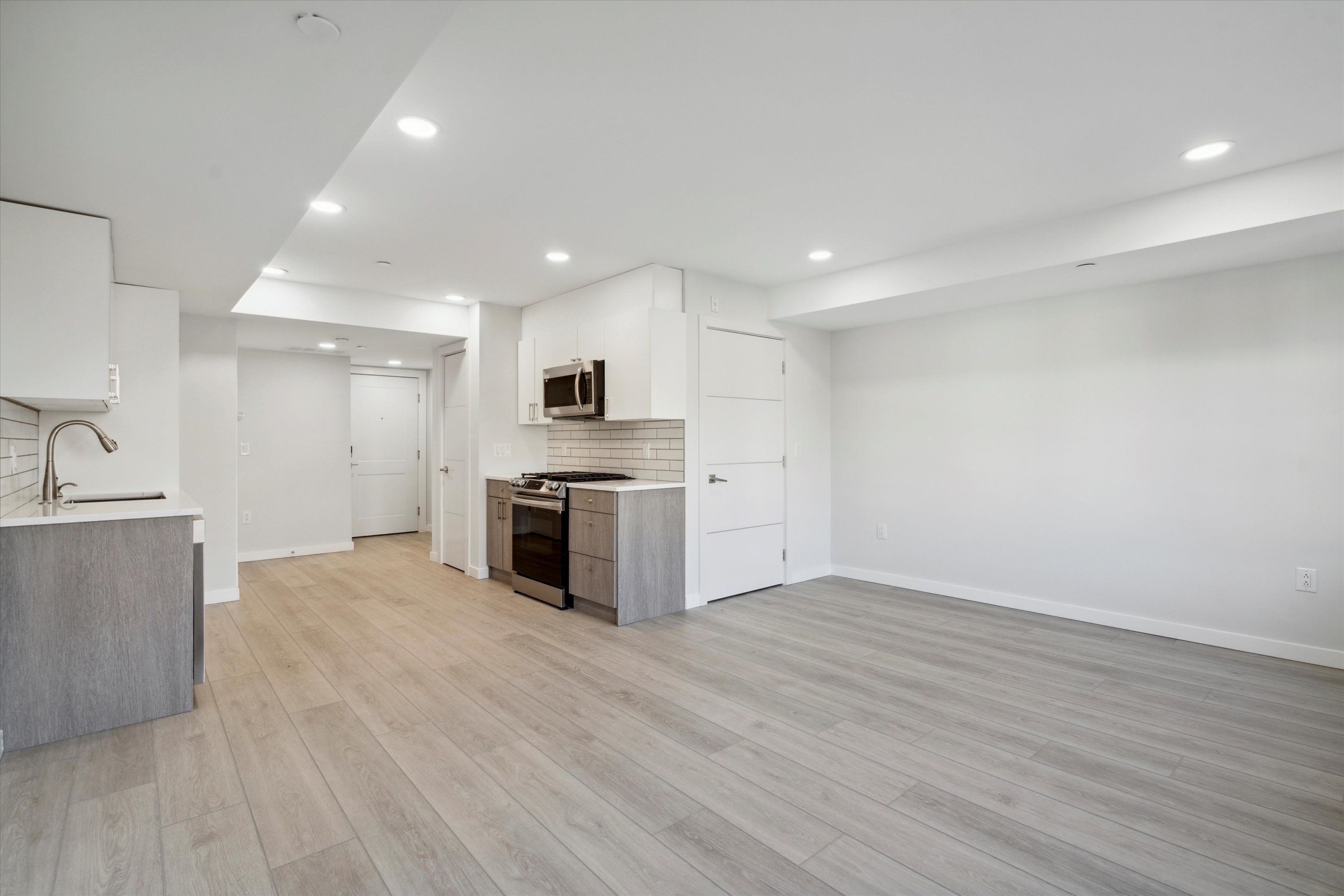 3729 LANCASTER AVE Unit 103