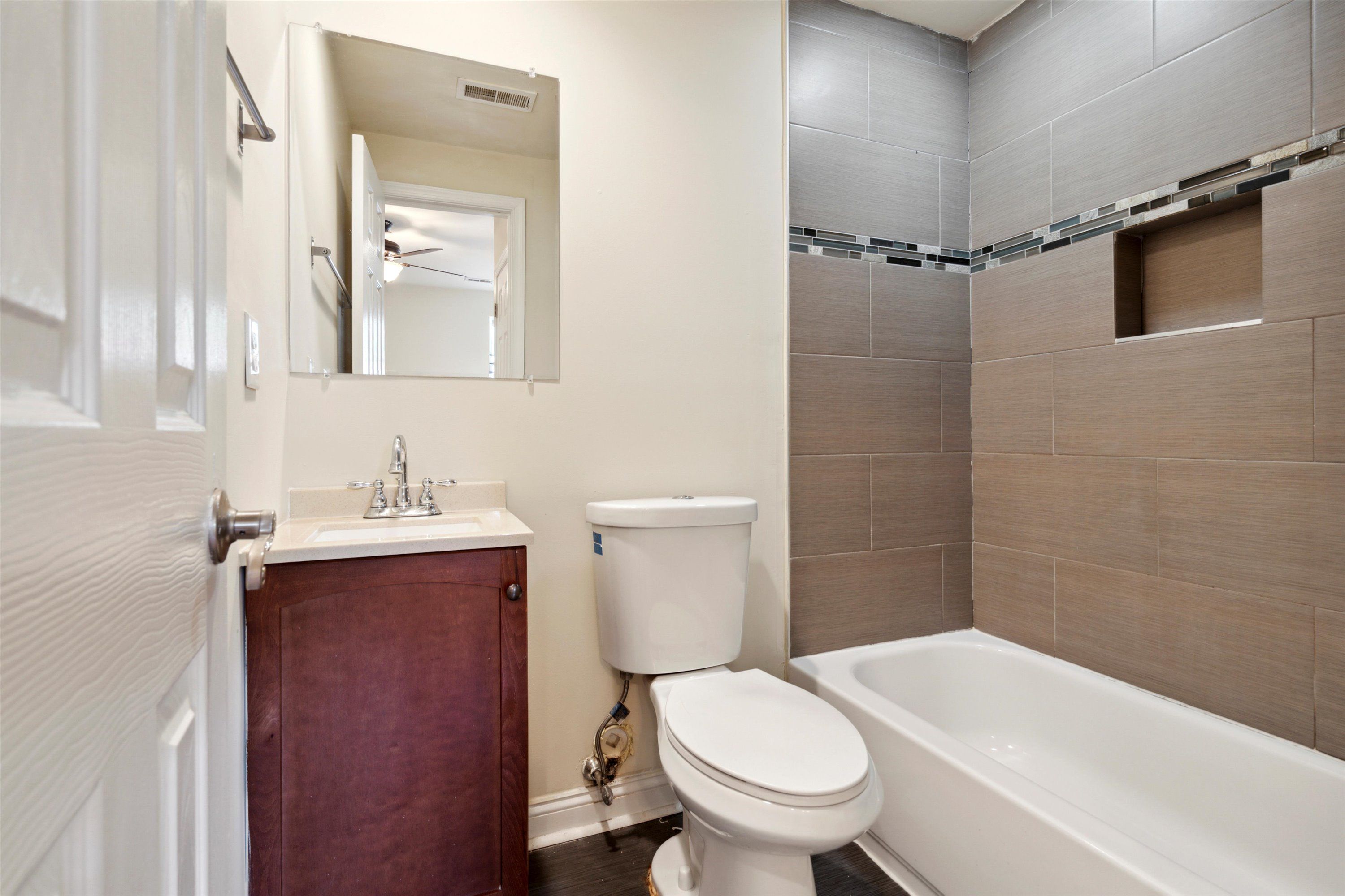 1832 W MONTGOMERY AVE Unit A