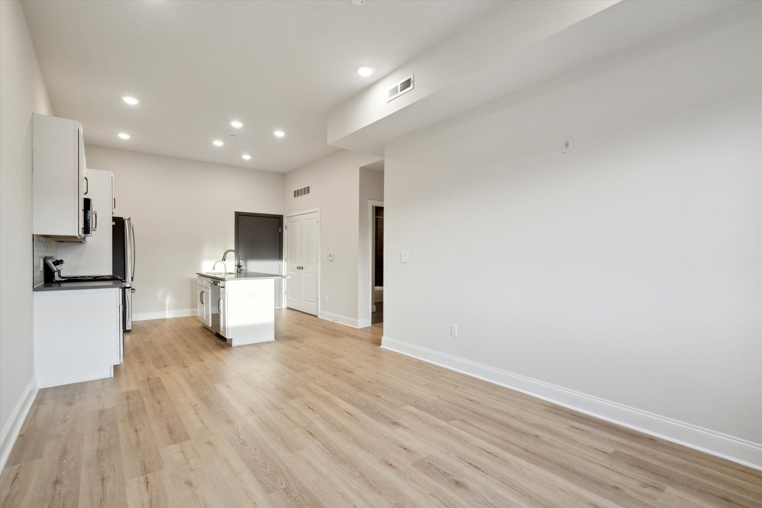 2157 E LEHIGH AVE Unit 210