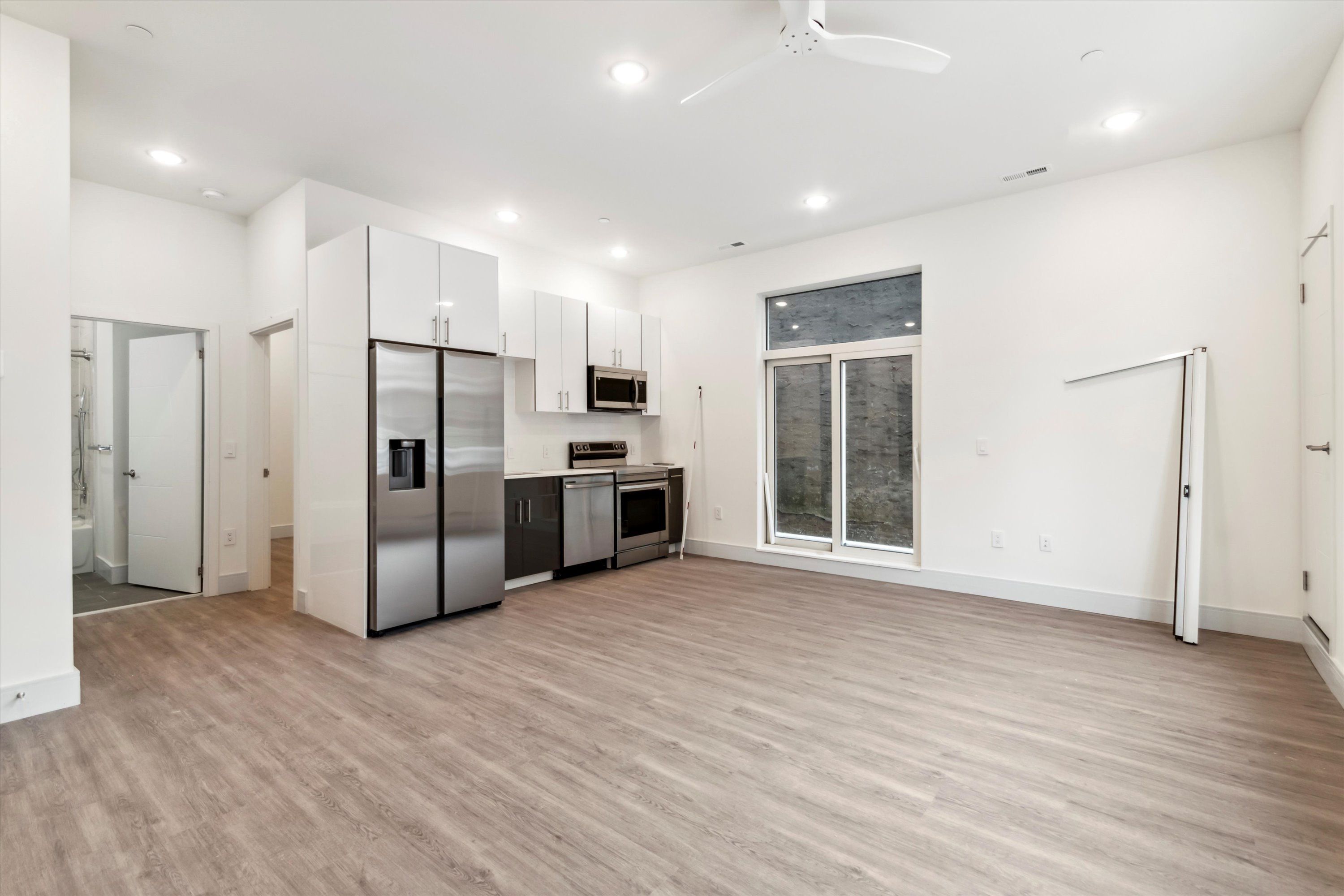 1221 E Fletcher St Unit 101