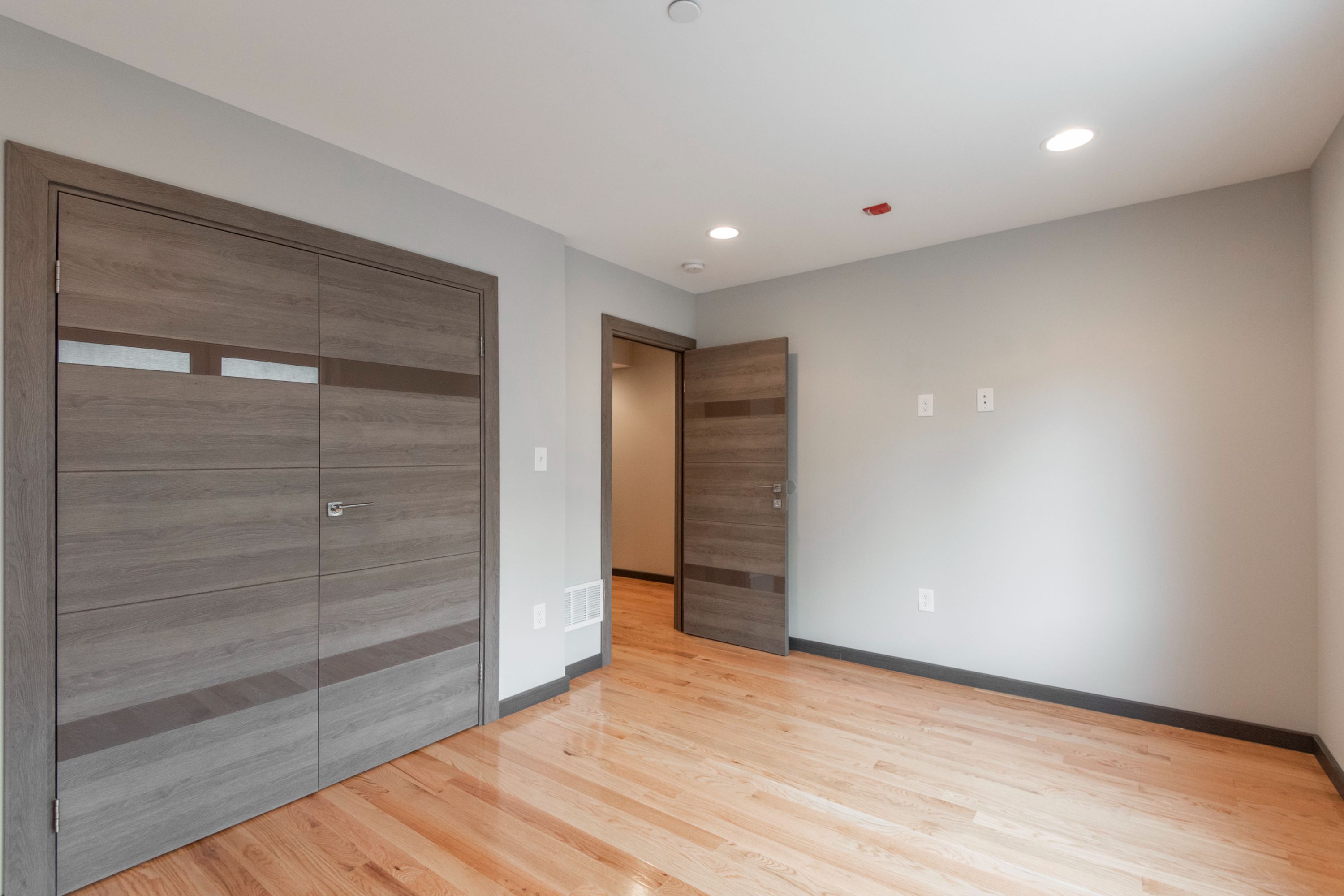 2545-47 MONTROSE ST Unit B