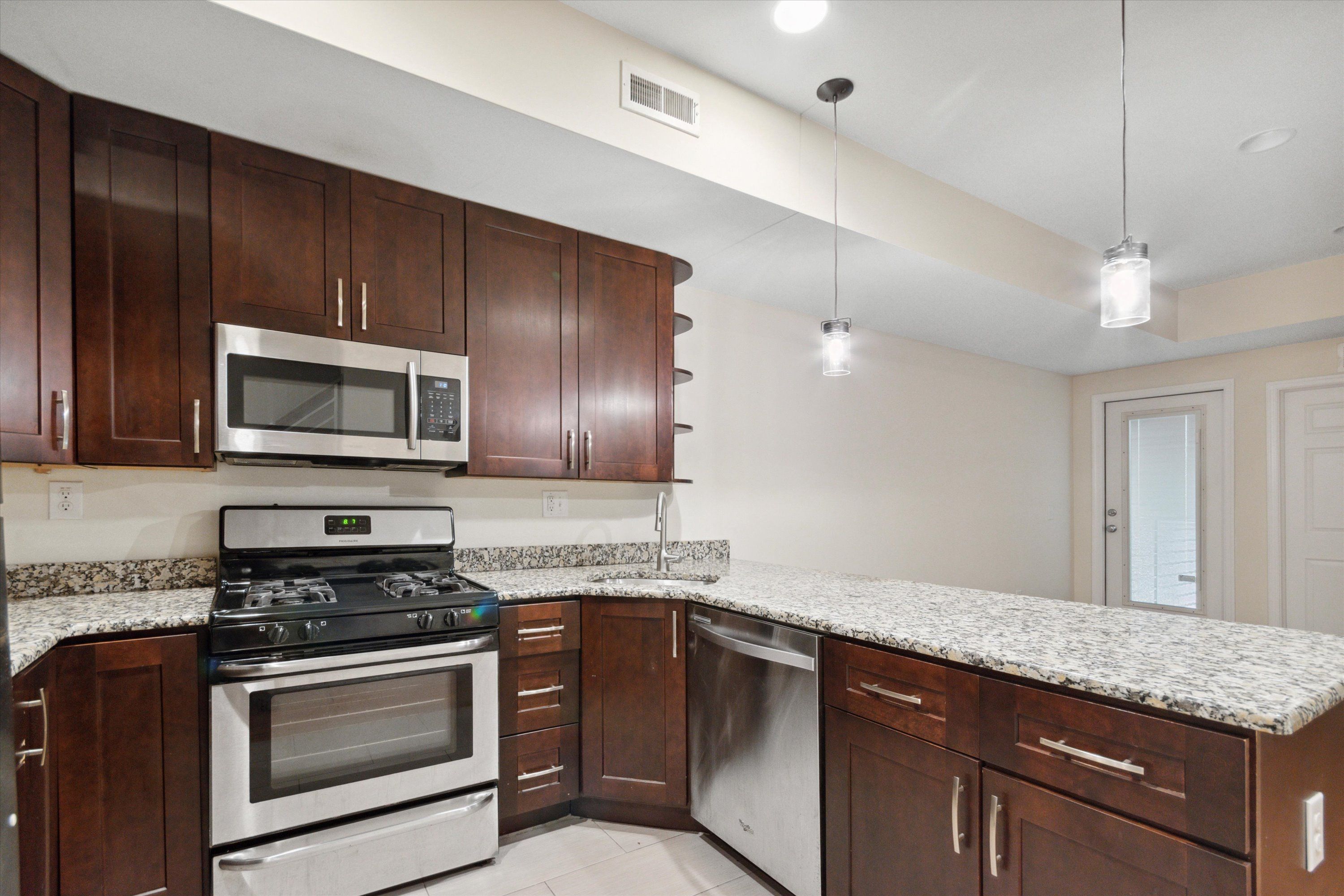 1408 WILLINGTON ST Unit B