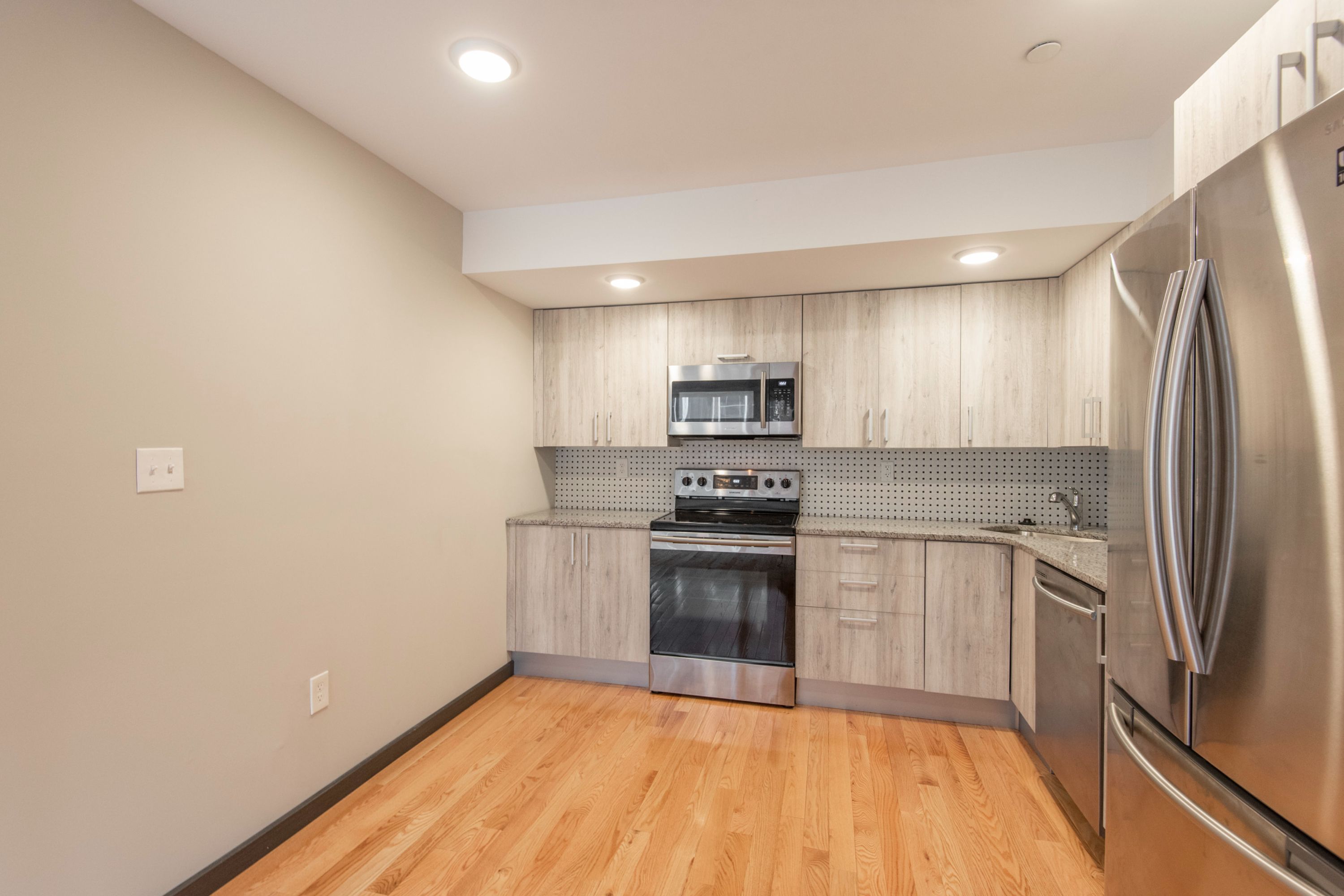 2545-47 MONTROSE ST Unit B